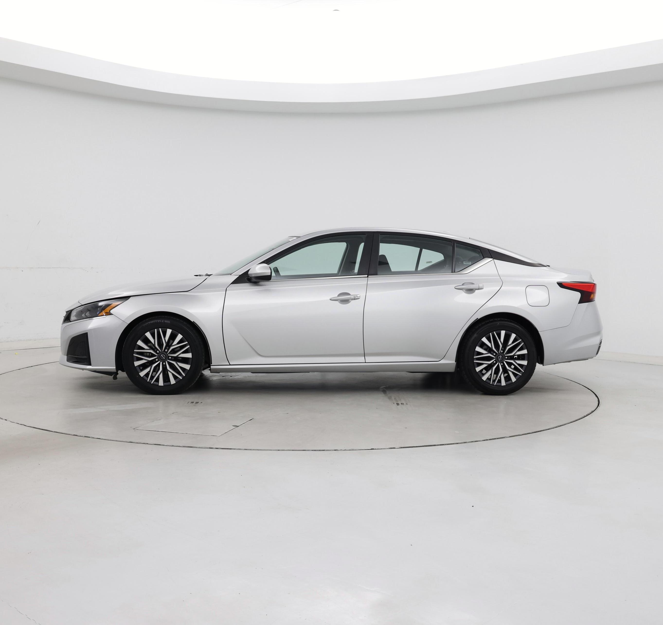 Thumbnail: 2023 Nissan Altima - 3