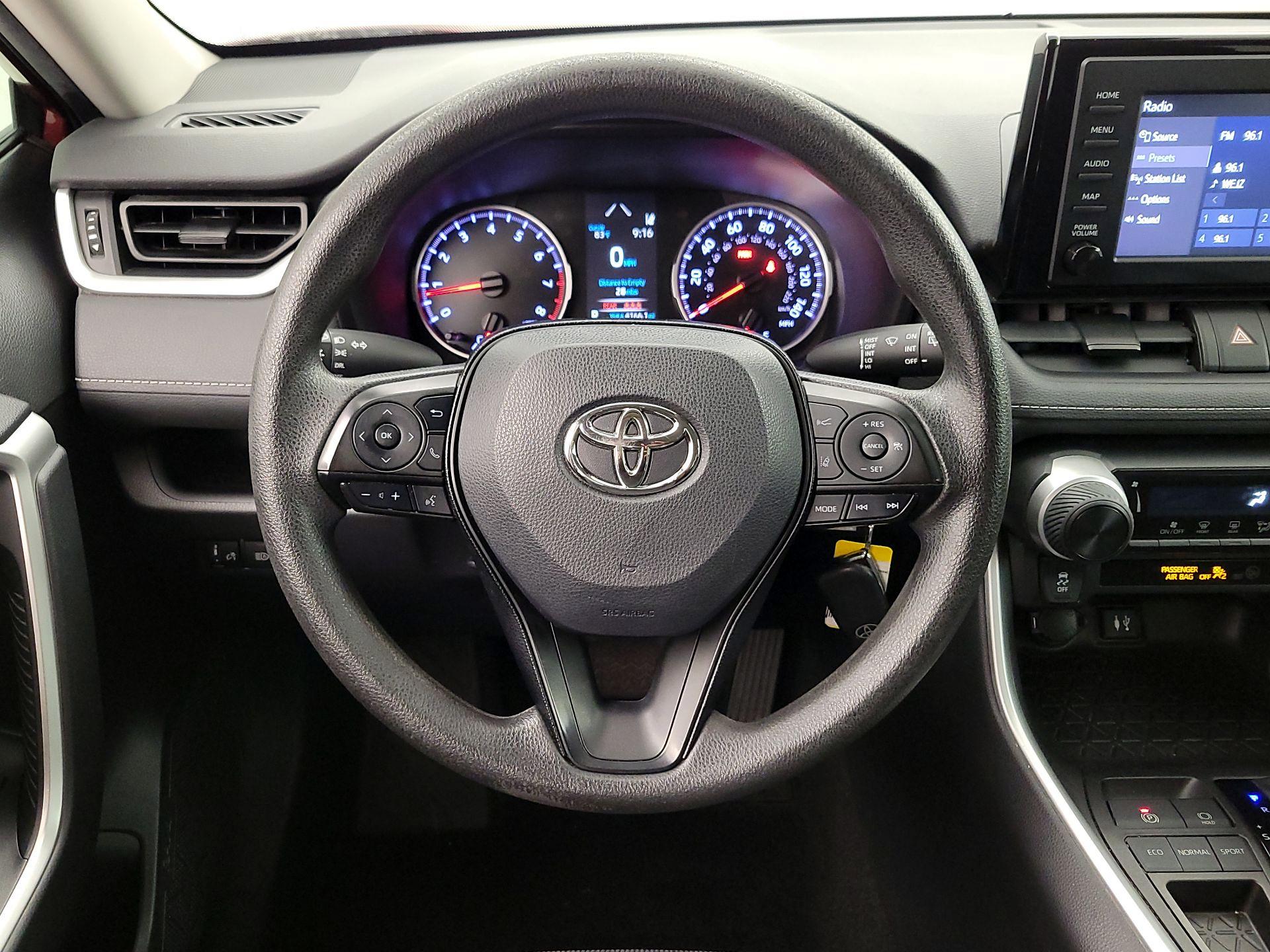 Thumbnail: 2019 Toyota RAV4 - 10