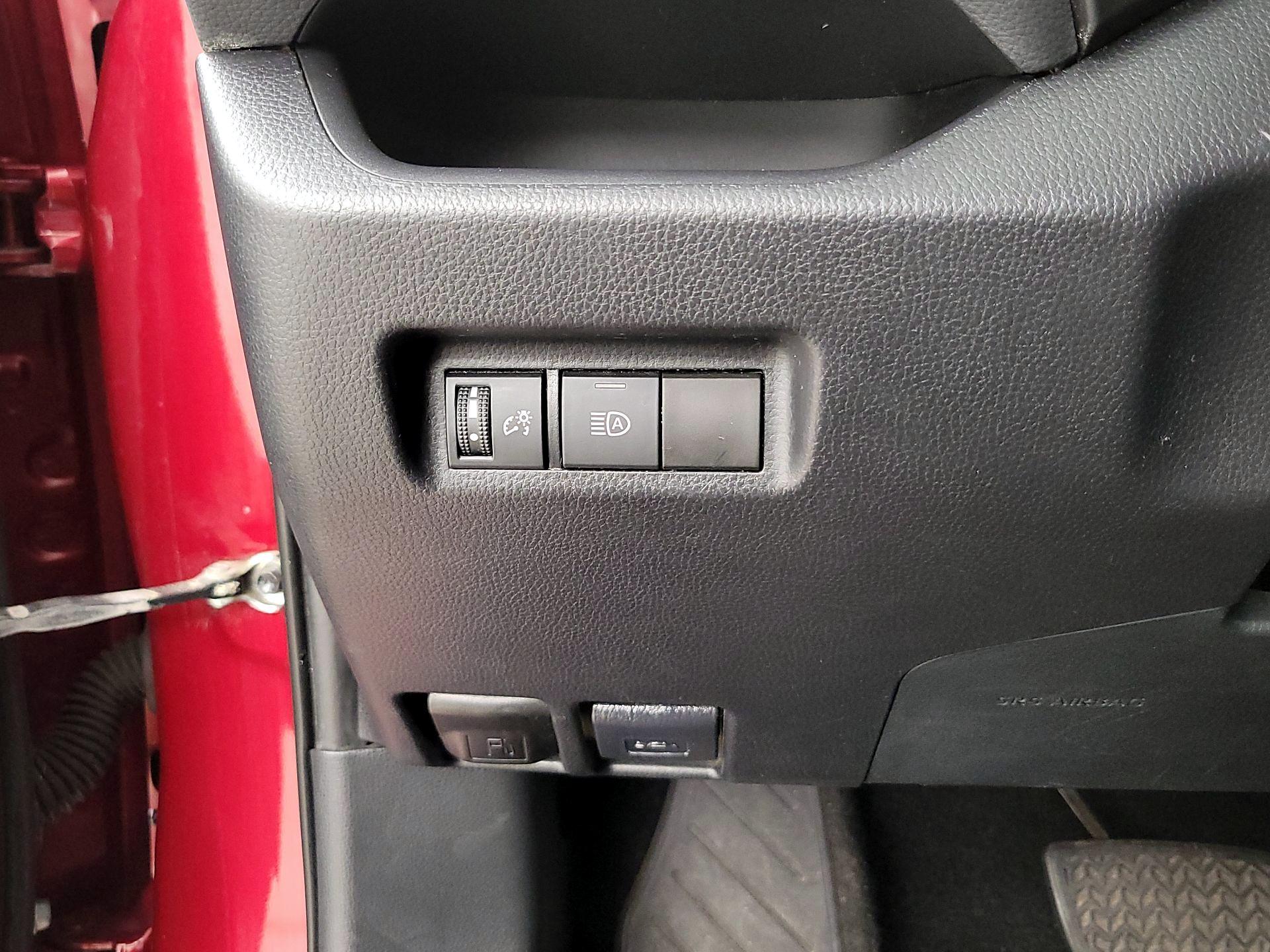 Thumbnail: 2019 Toyota RAV4 - 13