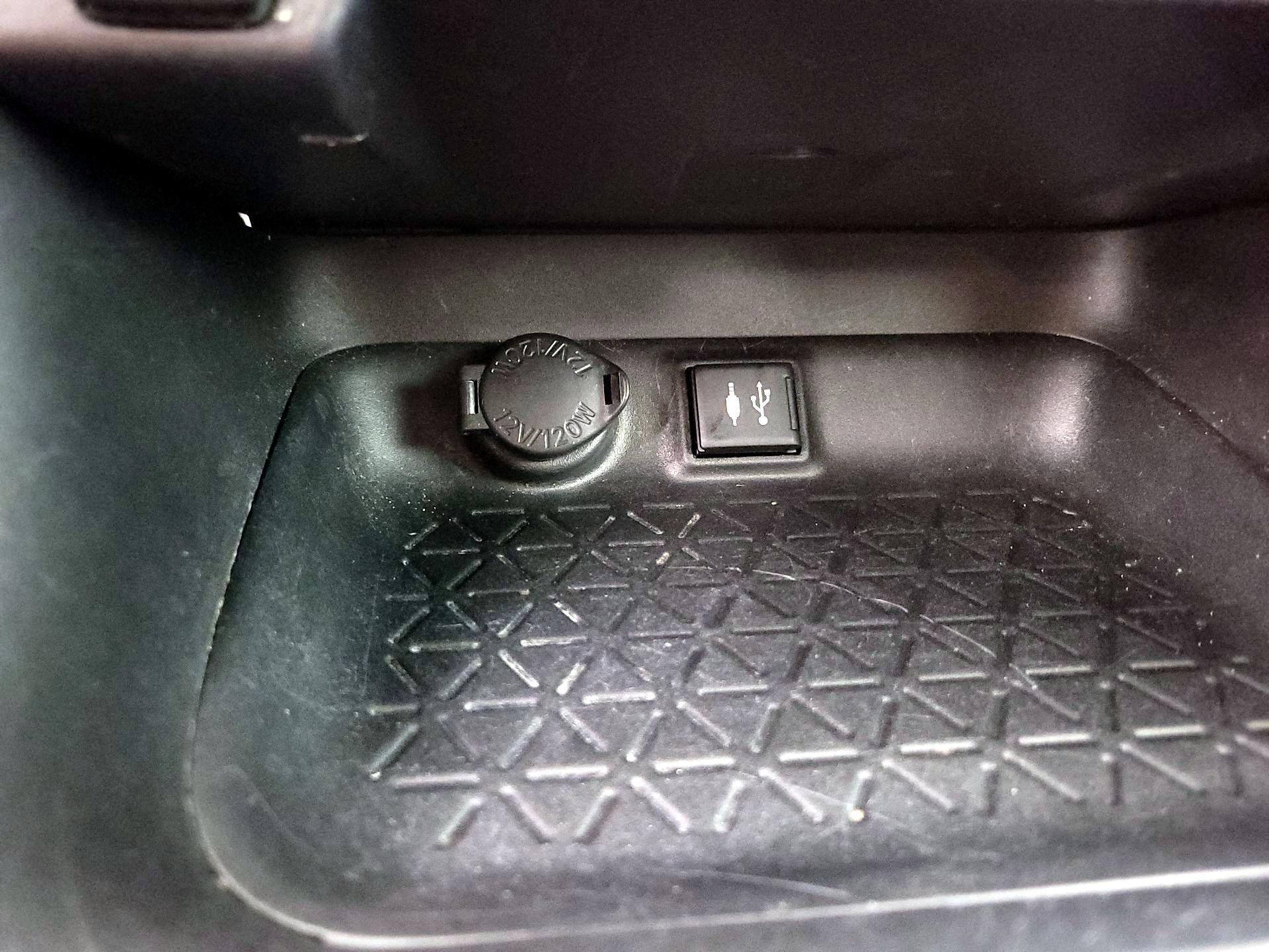 Thumbnail: 2019 Toyota RAV4 - 18
