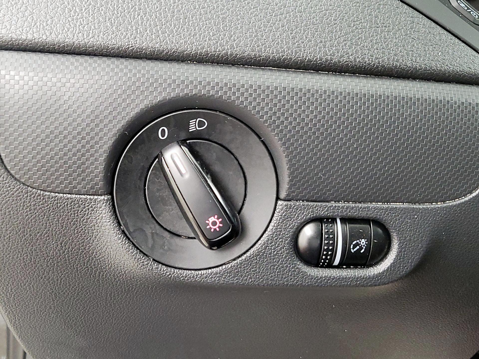 Thumbnail: 2015 Volkswagen Jetta - 13
