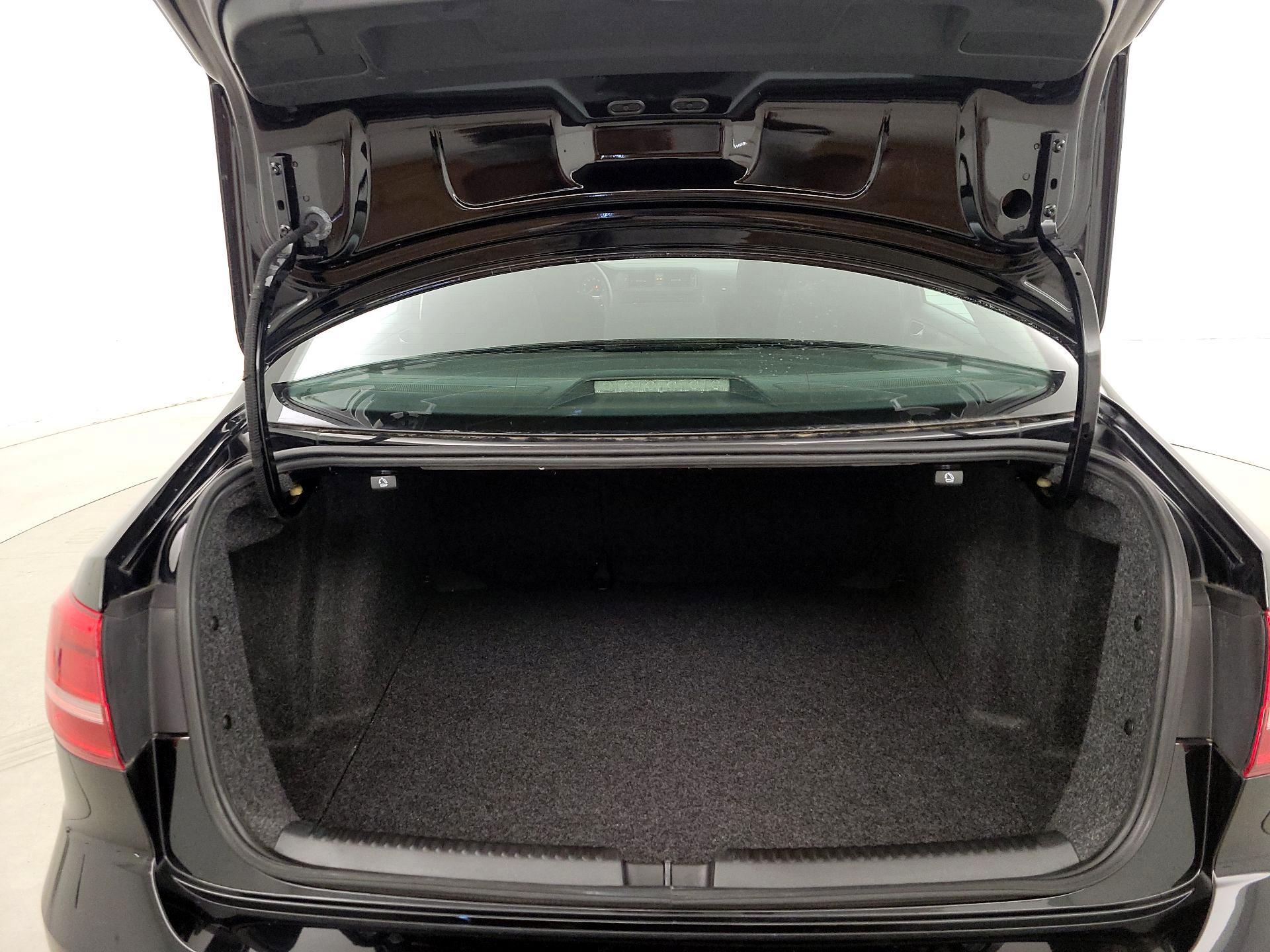 Thumbnail: 2015 Volkswagen Jetta - 18