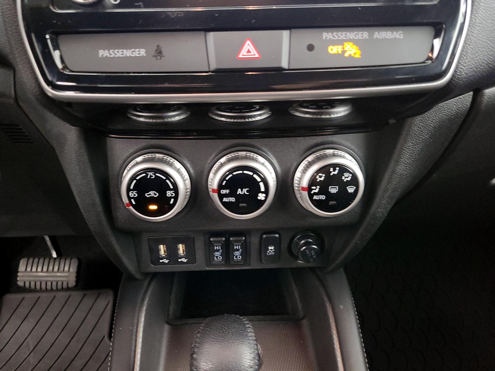 Thumbnail: 2024 Mitsubishi Outlander Sport - 16