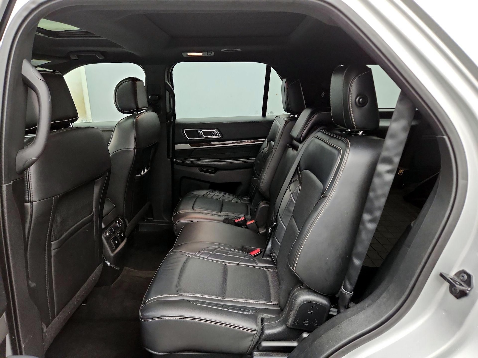 2017 Ford Explorer Platinum - Photo 22