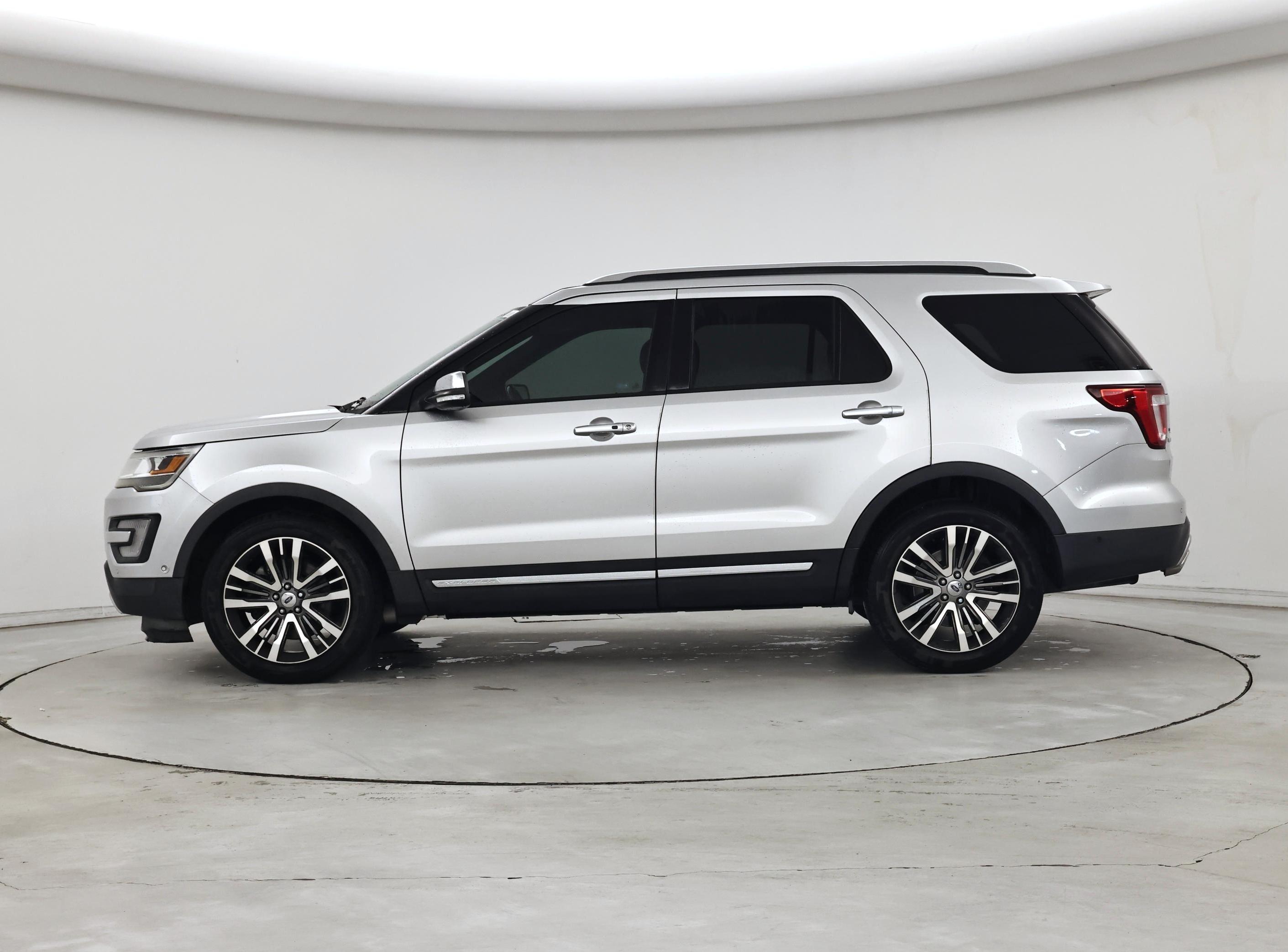 Thumbnail: 2017 Ford Explorer - 3