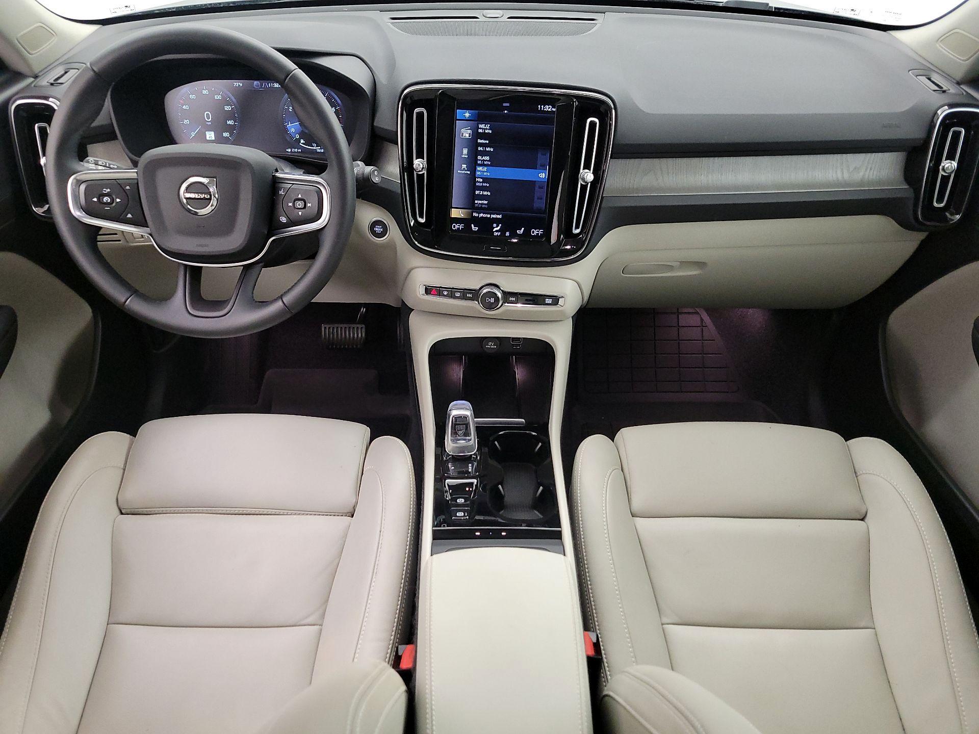 Thumbnail: 2021 Volvo XC40 - 9