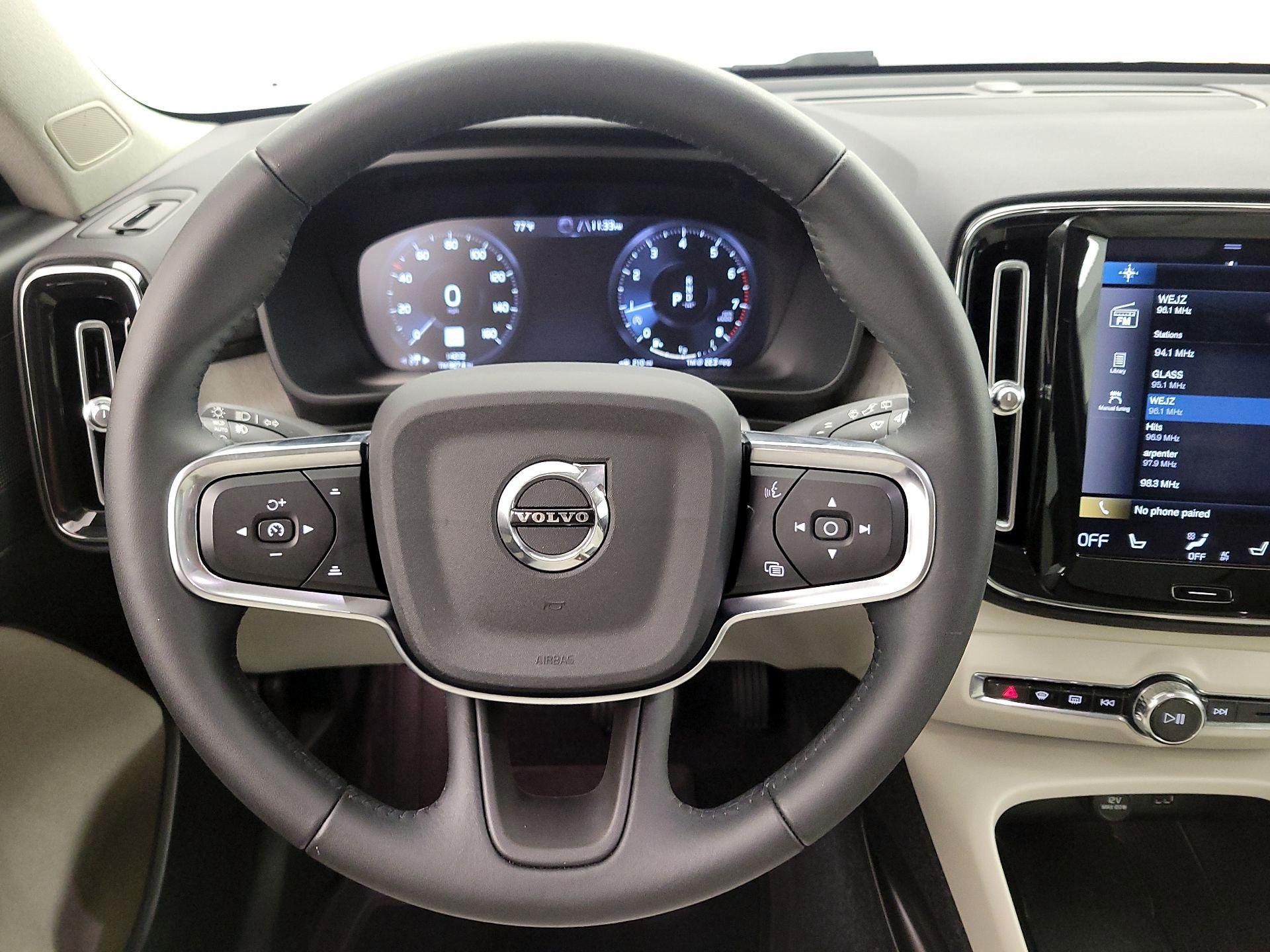 Thumbnail: 2021 Volvo XC40 - 10