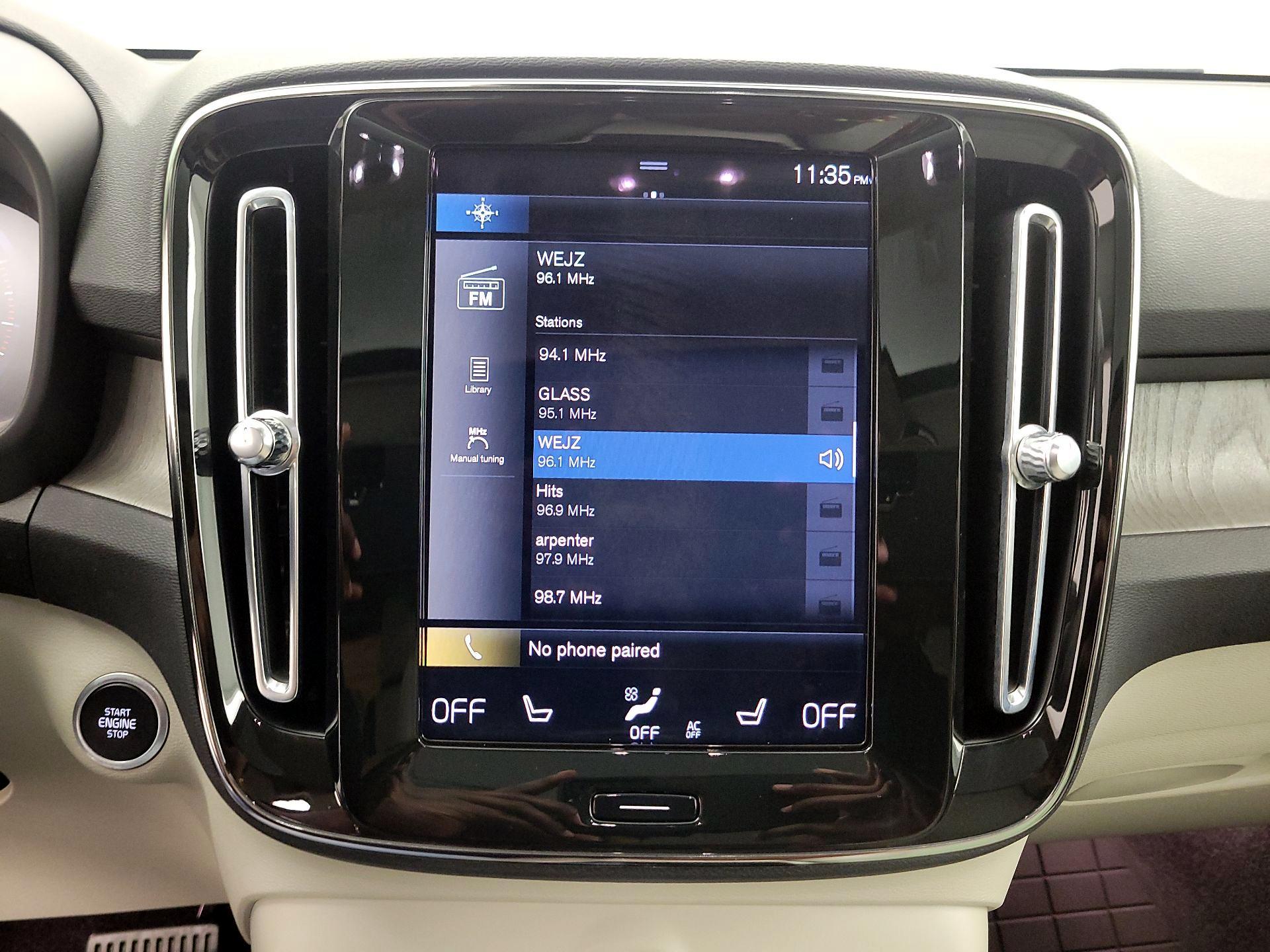 Thumbnail: 2021 Volvo XC40 - 16