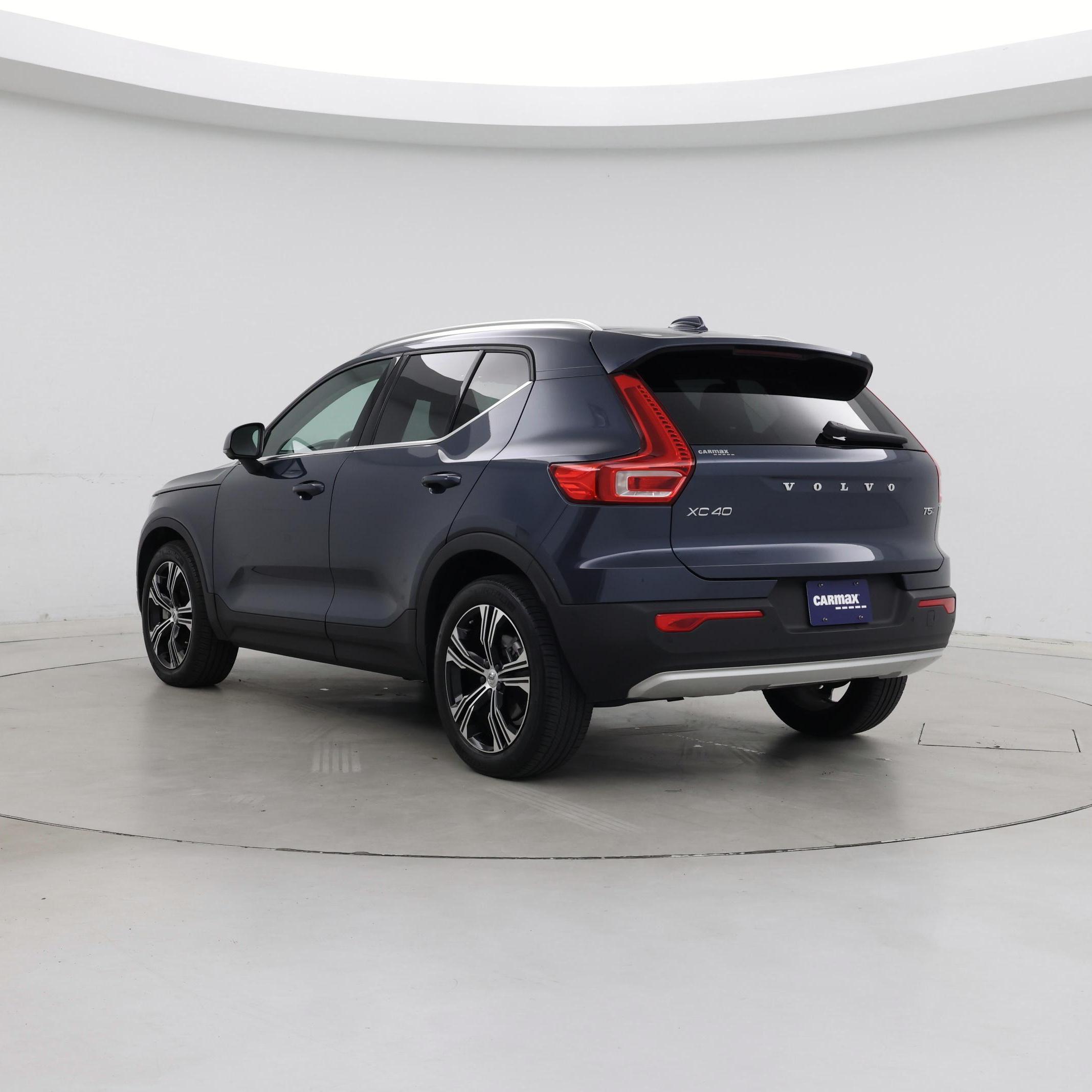 Thumbnail: 2021 Volvo XC40 - 2