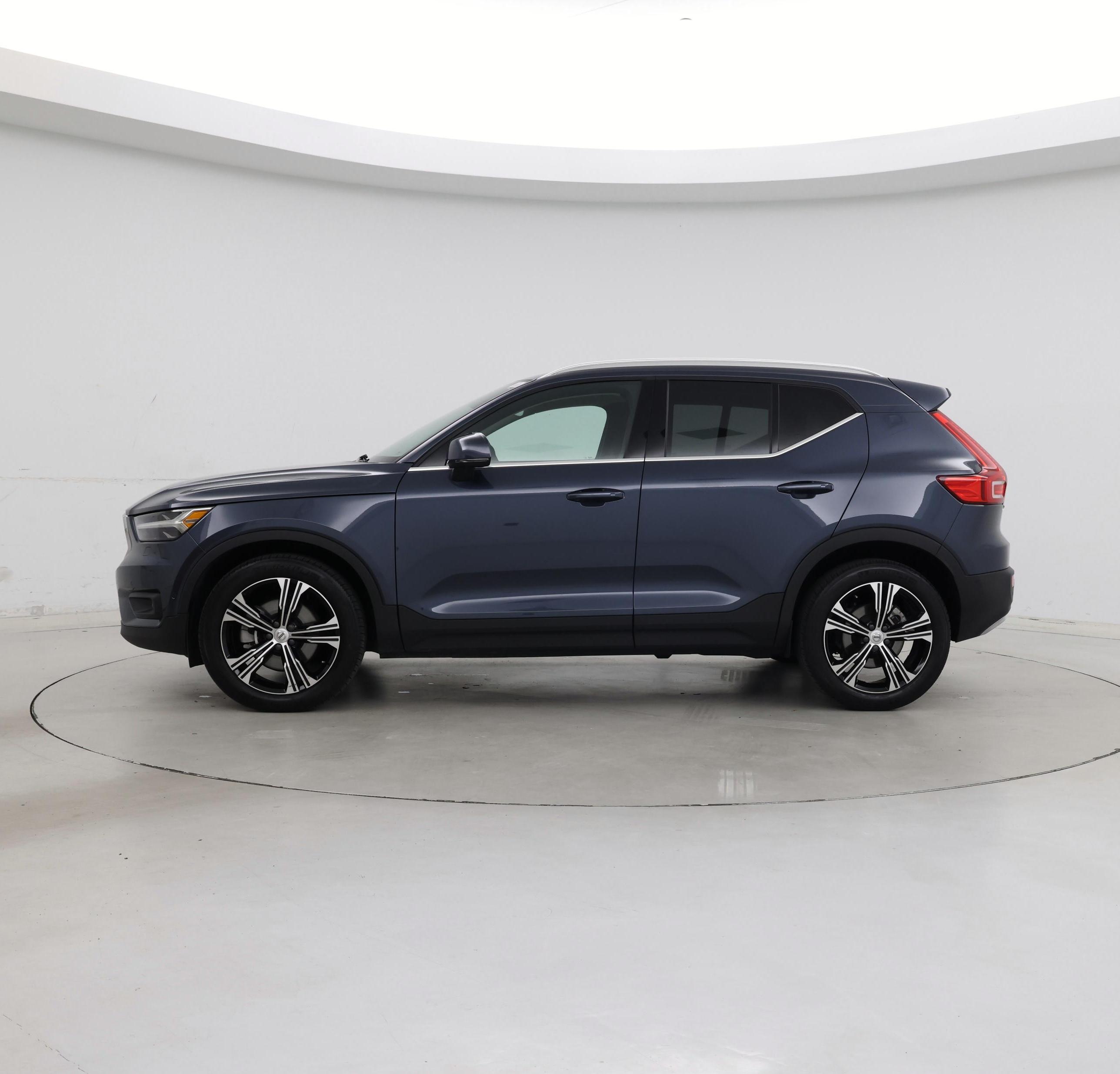 Thumbnail: 2021 Volvo XC40 - 3