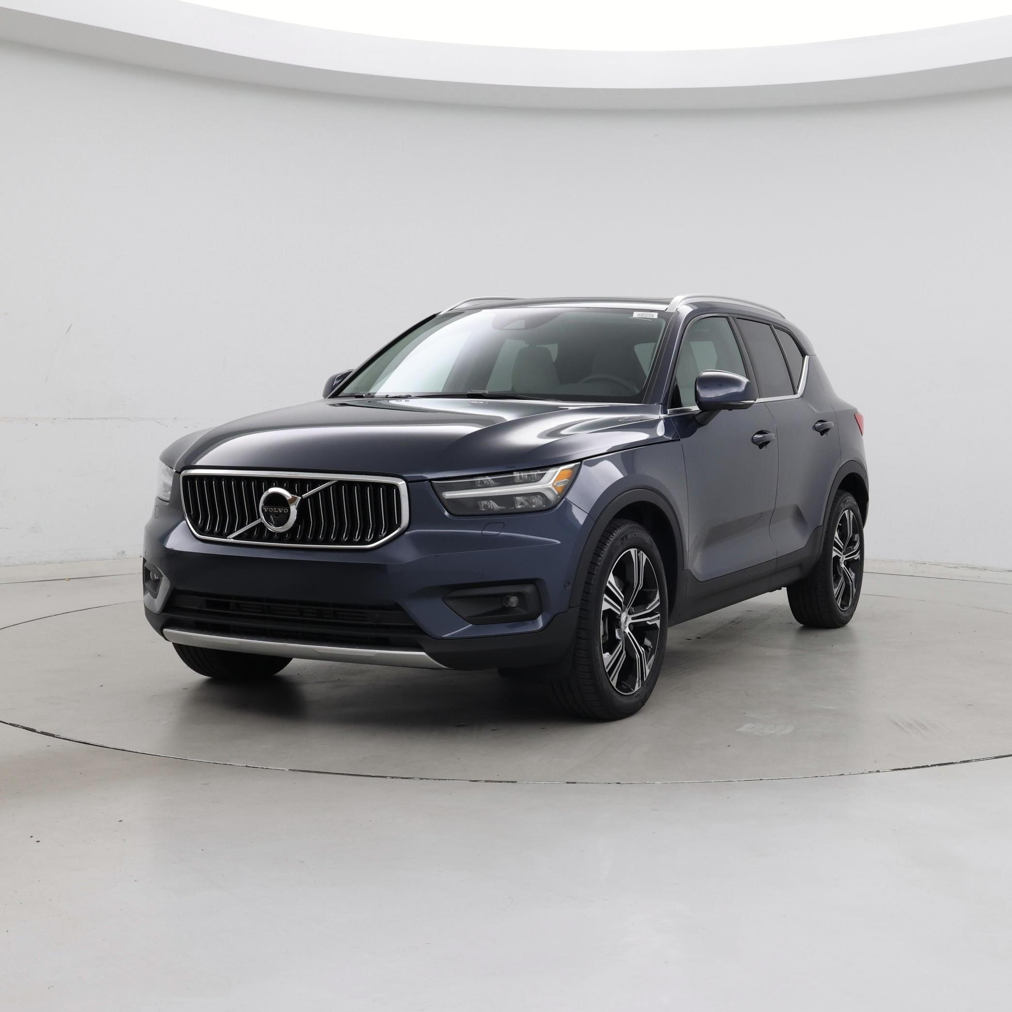 Thumbnail: 2021 Volvo XC40 - 4