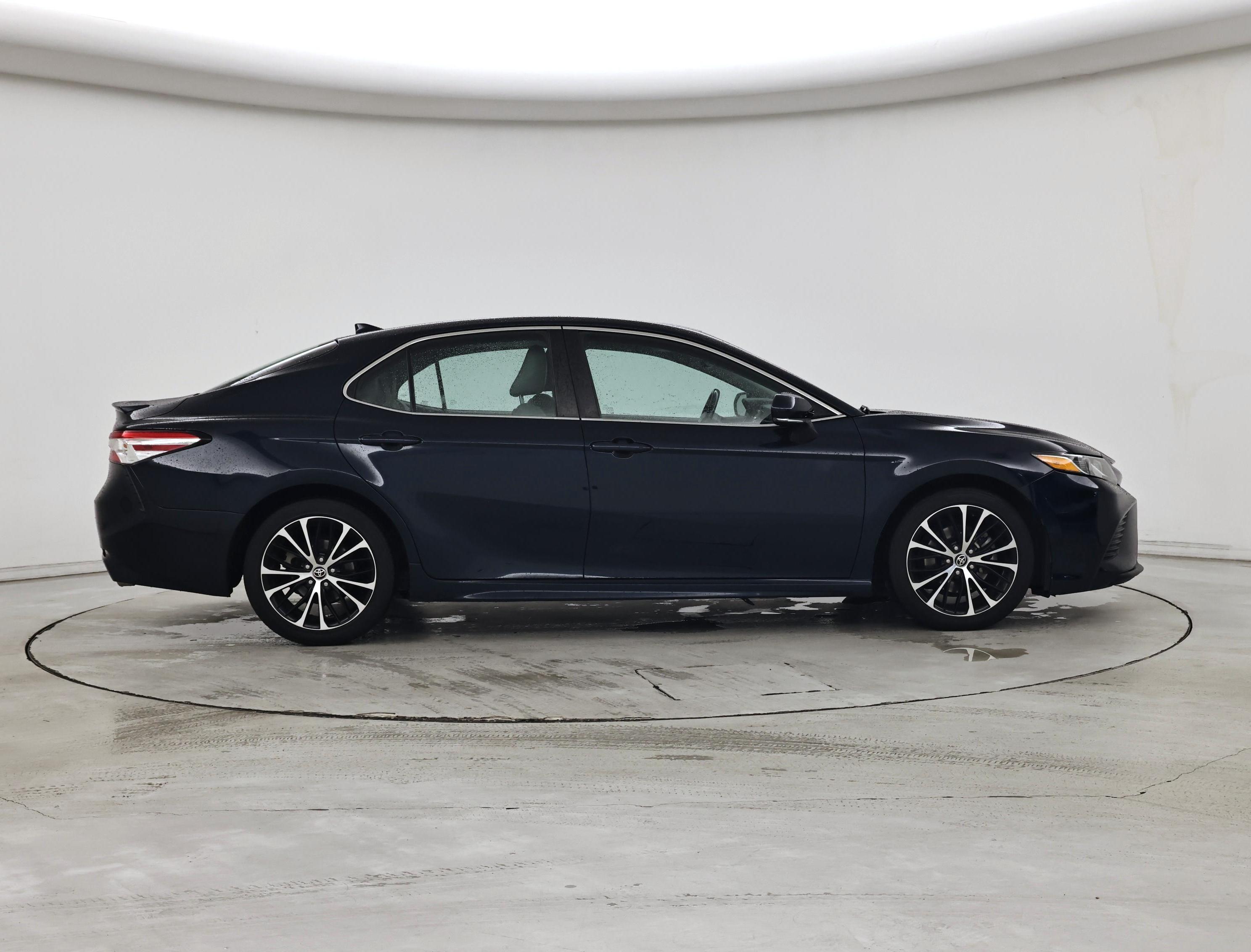 Thumbnail: 2020 Toyota Camry - 7