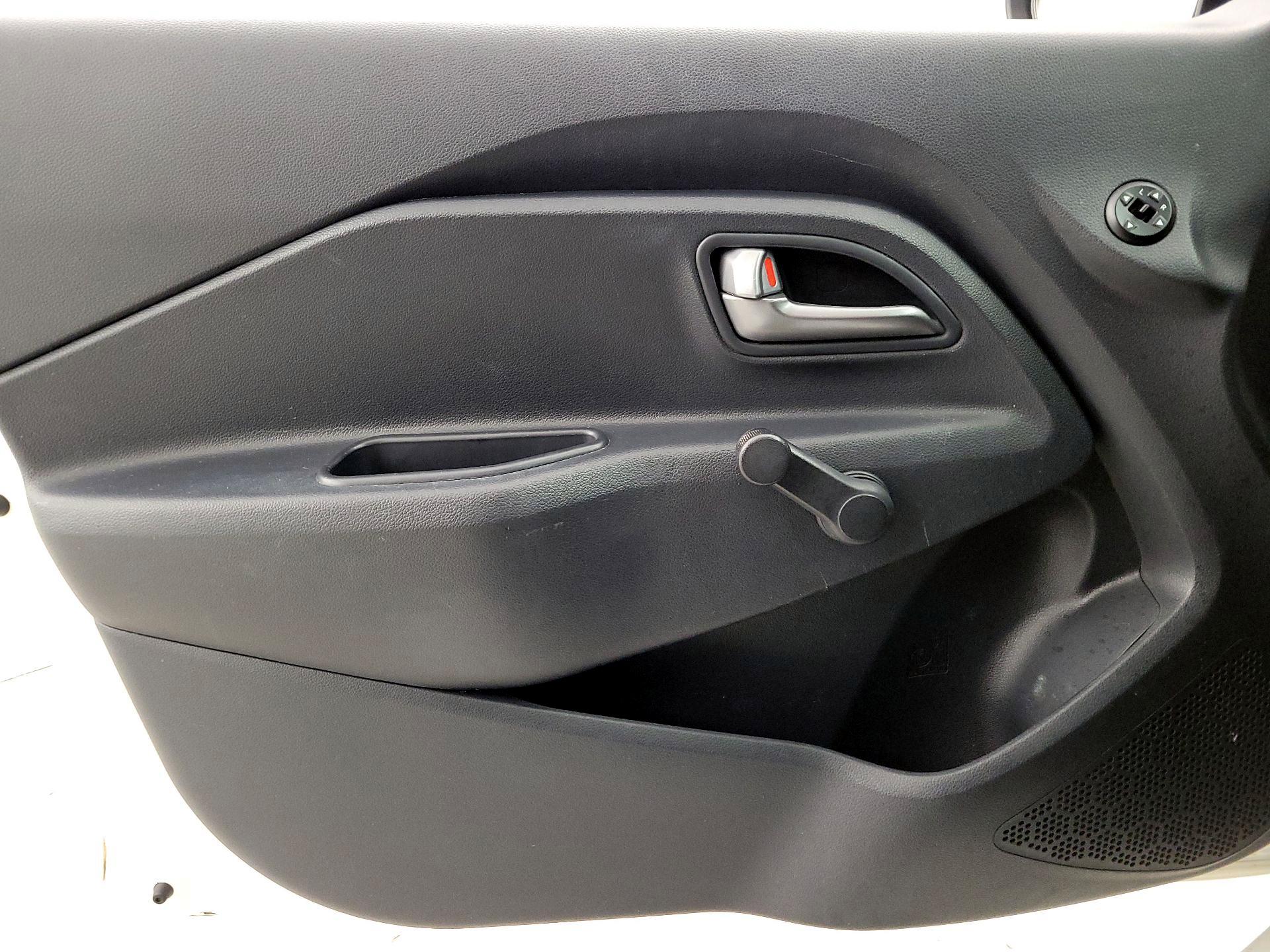 Thumbnail: 2015 Kia Rio - 12