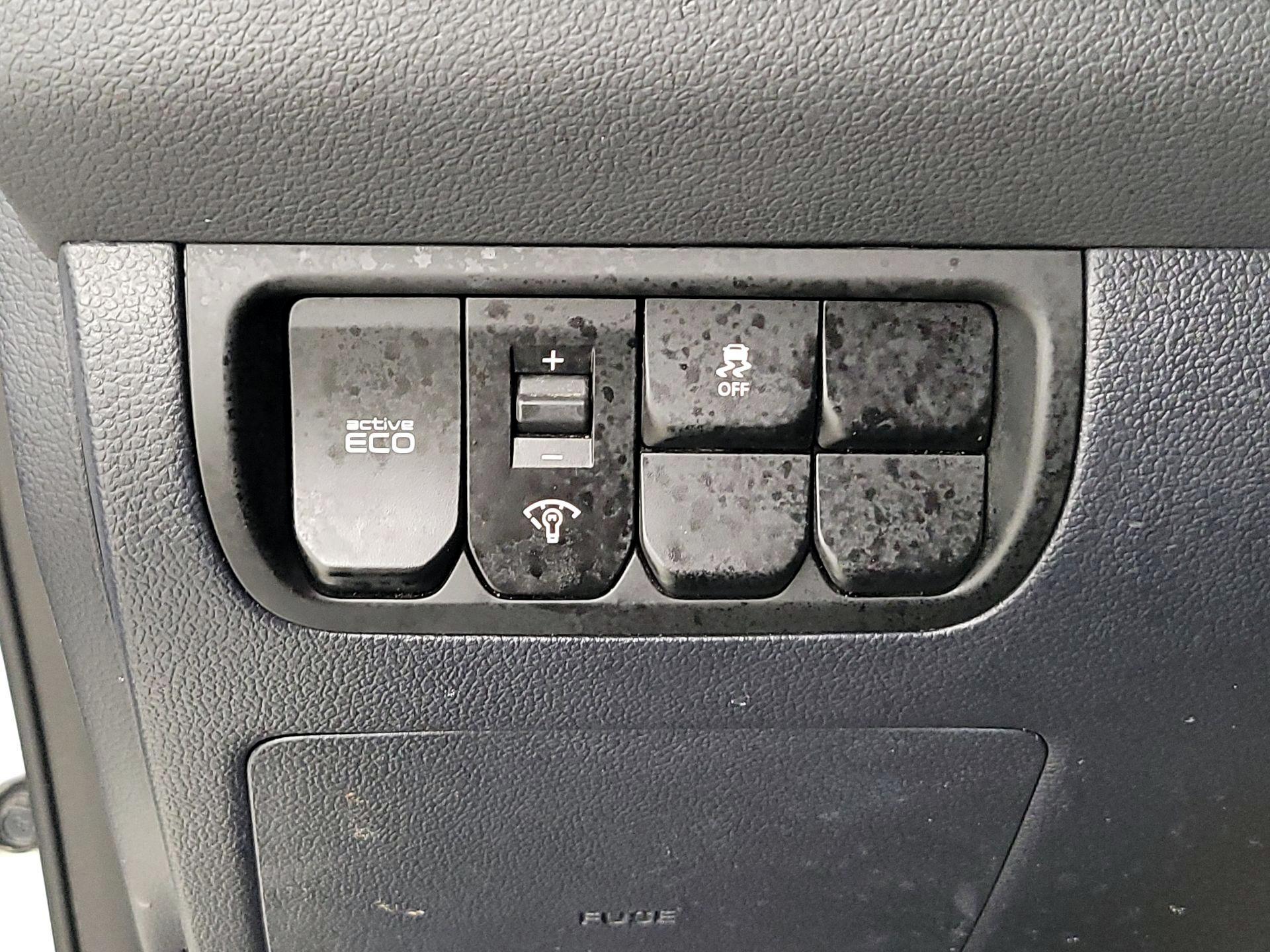 Thumbnail: 2015 Kia Rio - 13