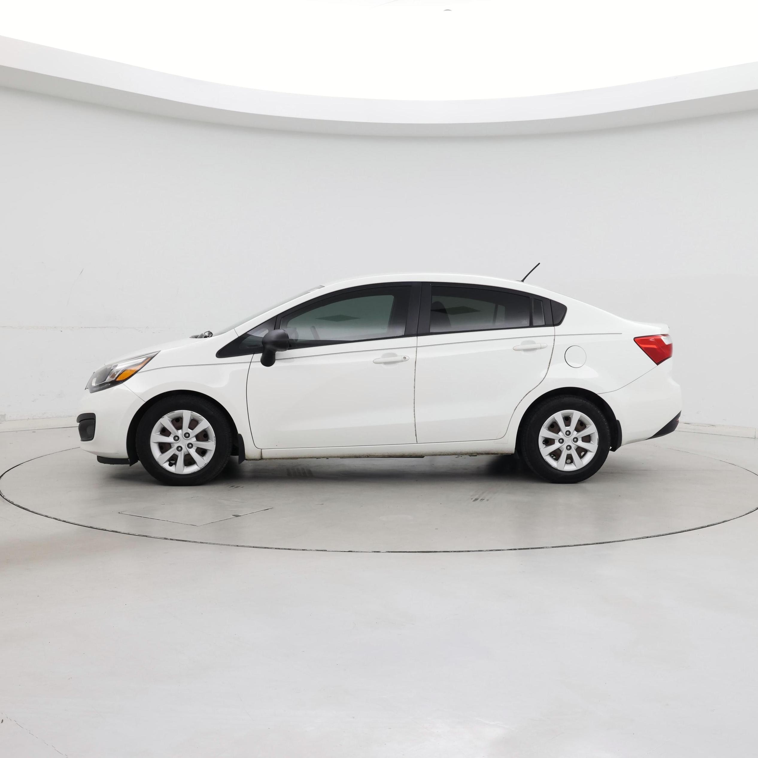 Thumbnail: 2015 Kia Rio - 3