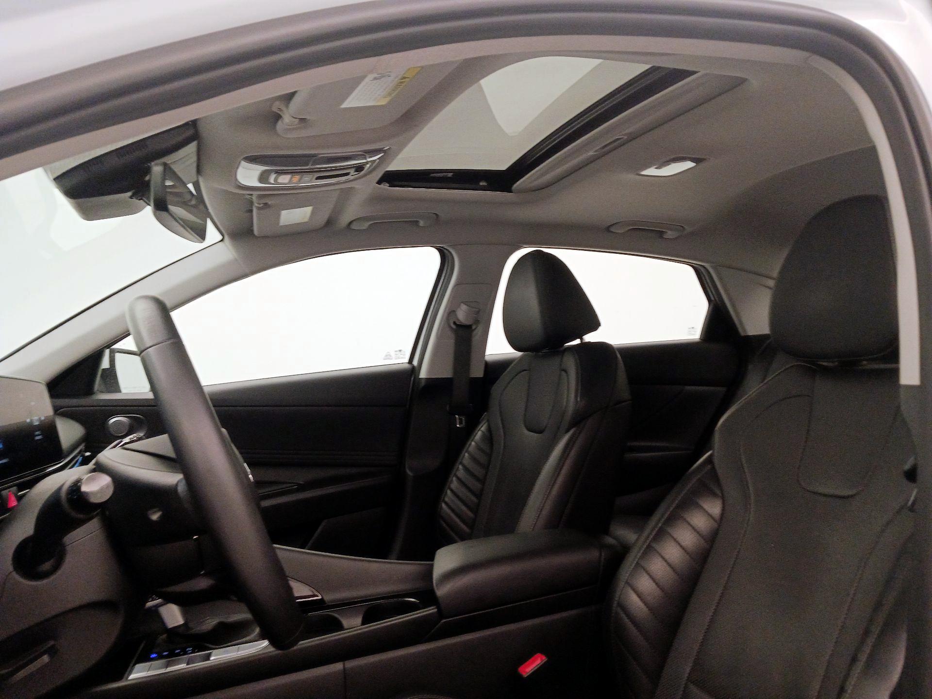 Thumbnail: 2023 Hyundai Elantra - 20