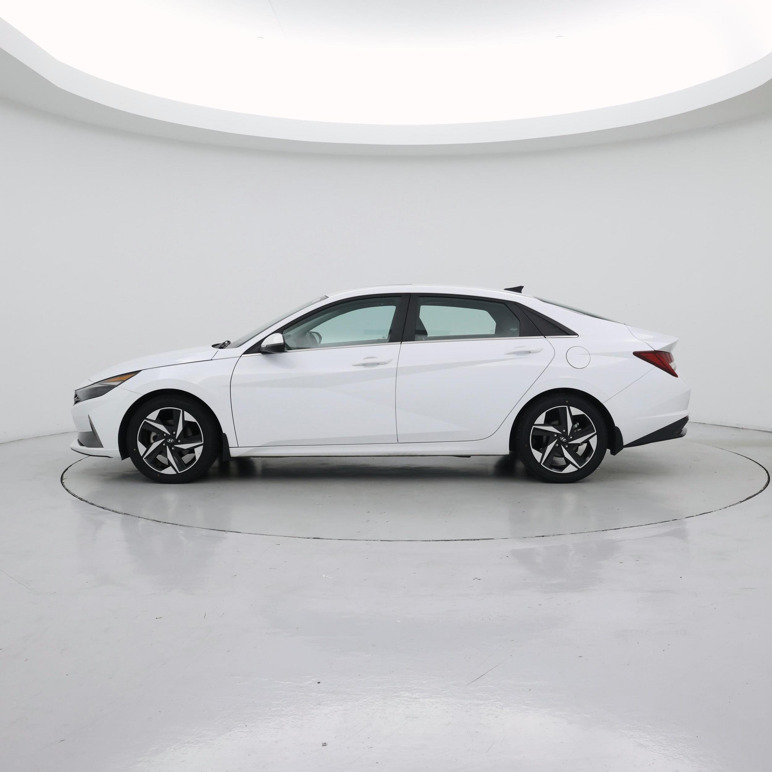 Thumbnail: 2023 Hyundai Elantra - 3