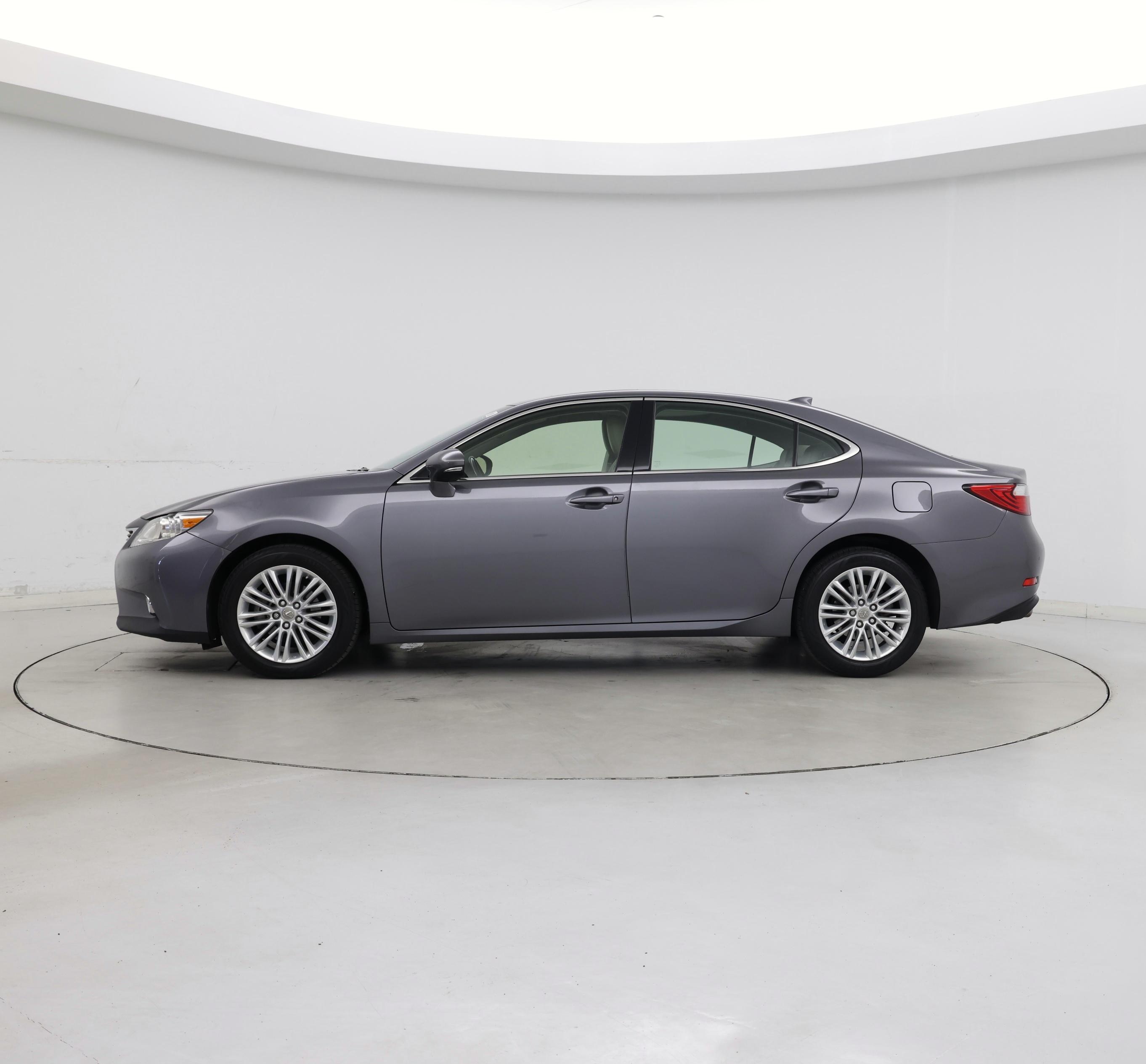 Thumbnail: 2015 Lexus ES - 3