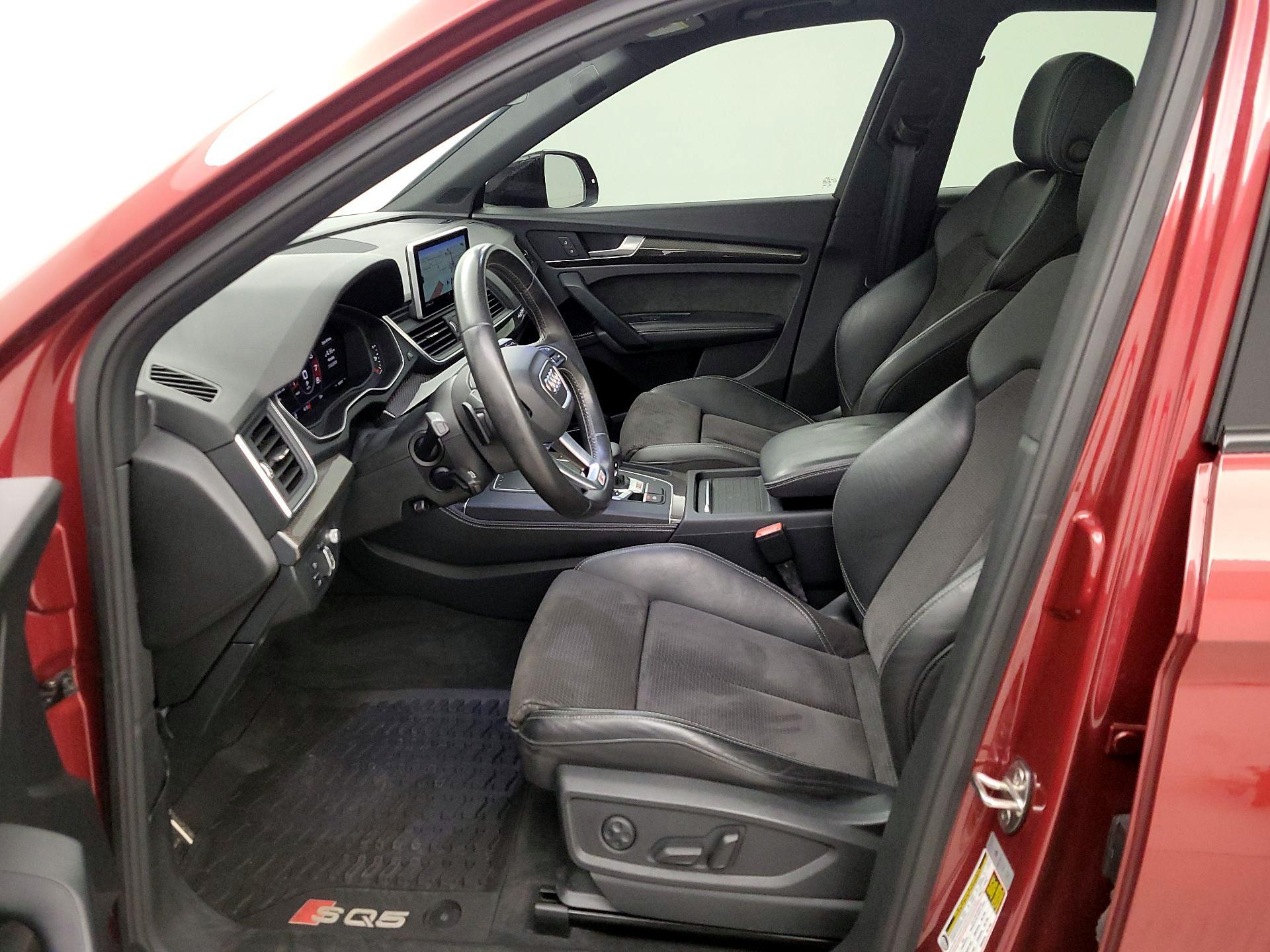 Thumbnail: 2019 Audi SQ5 - 11