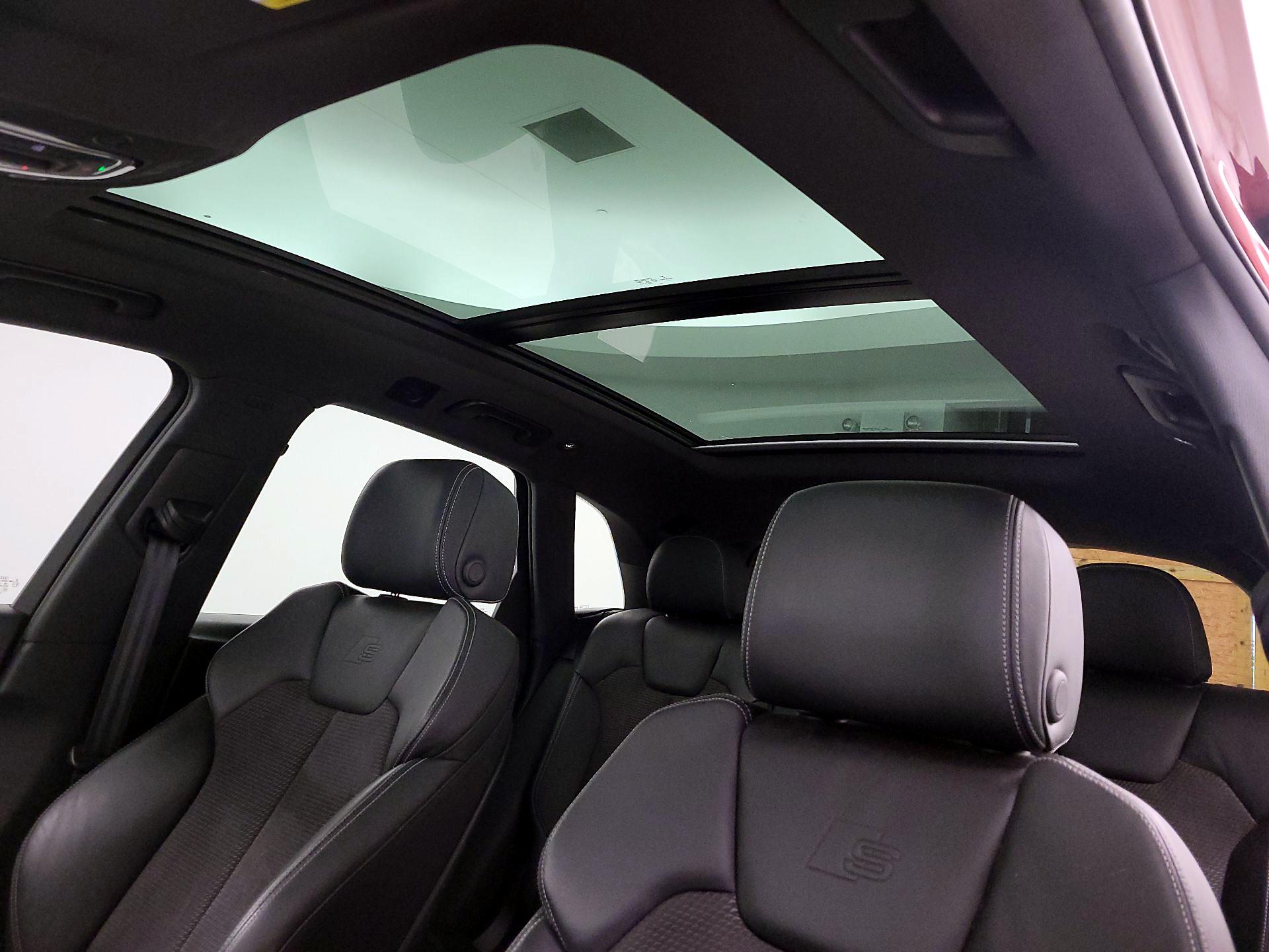 Thumbnail: 2019 Audi SQ5 - 20