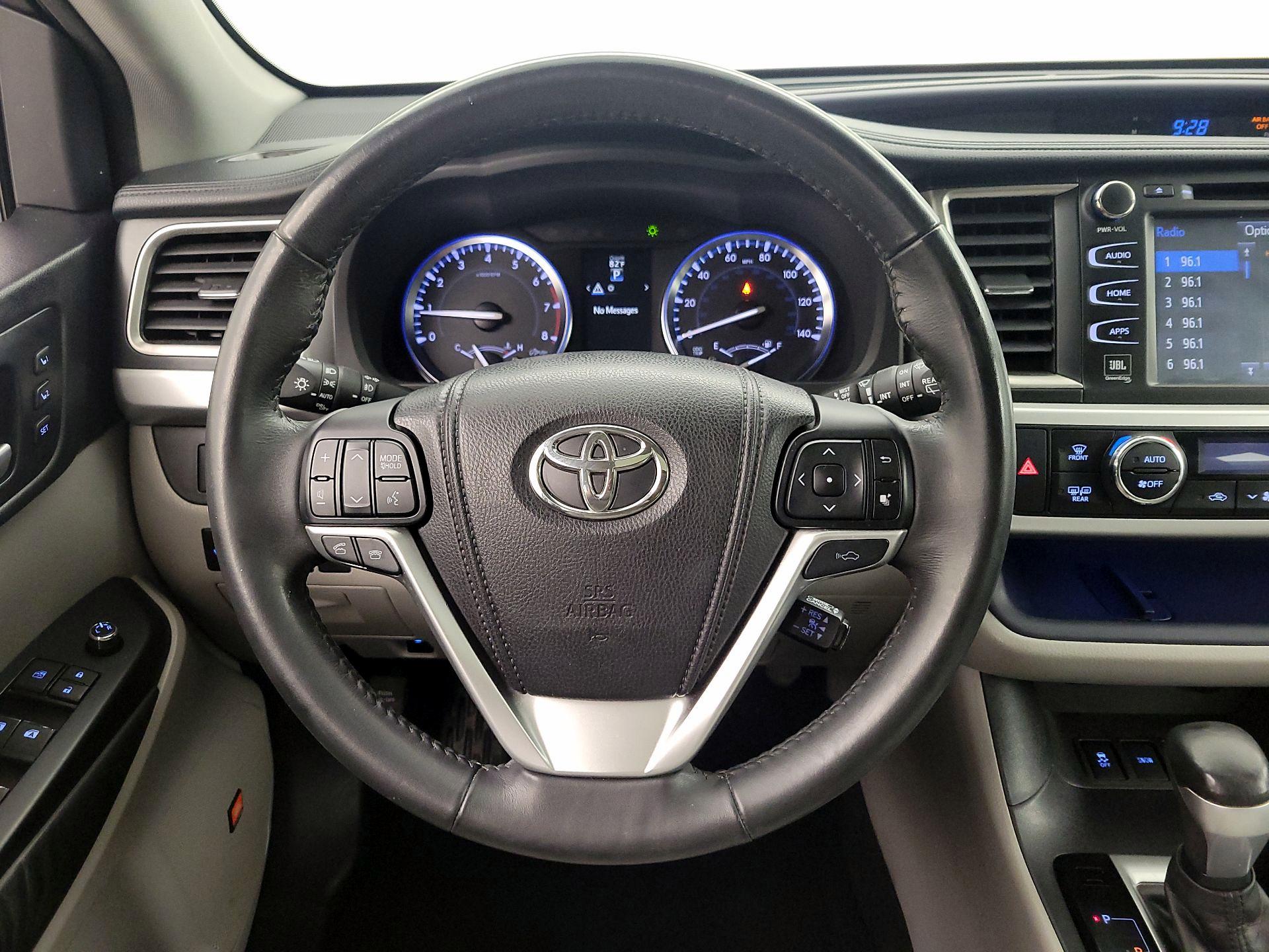 Thumbnail: 2015 Toyota Highlander - 10