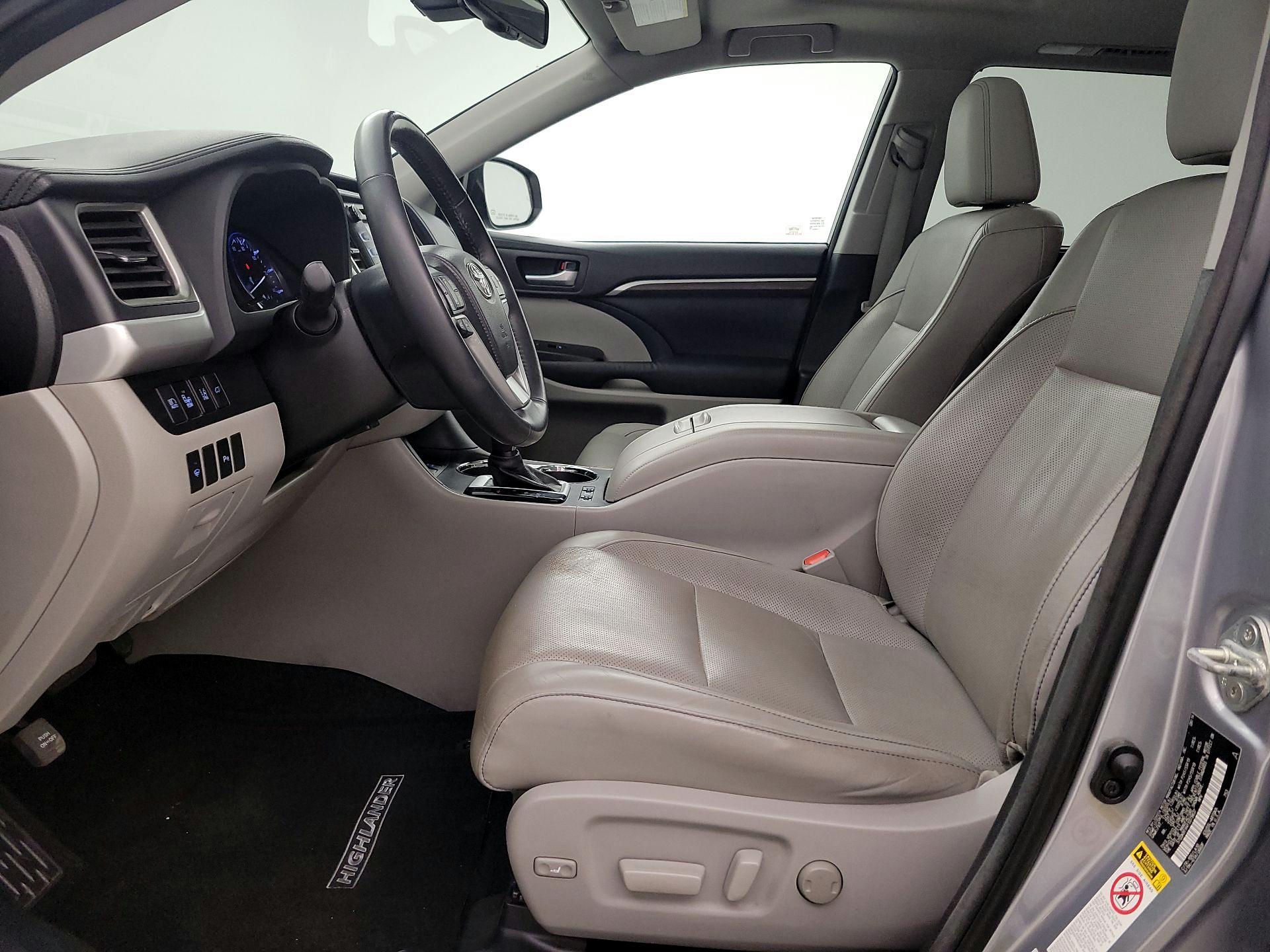 Thumbnail: 2015 Toyota Highlander - 11