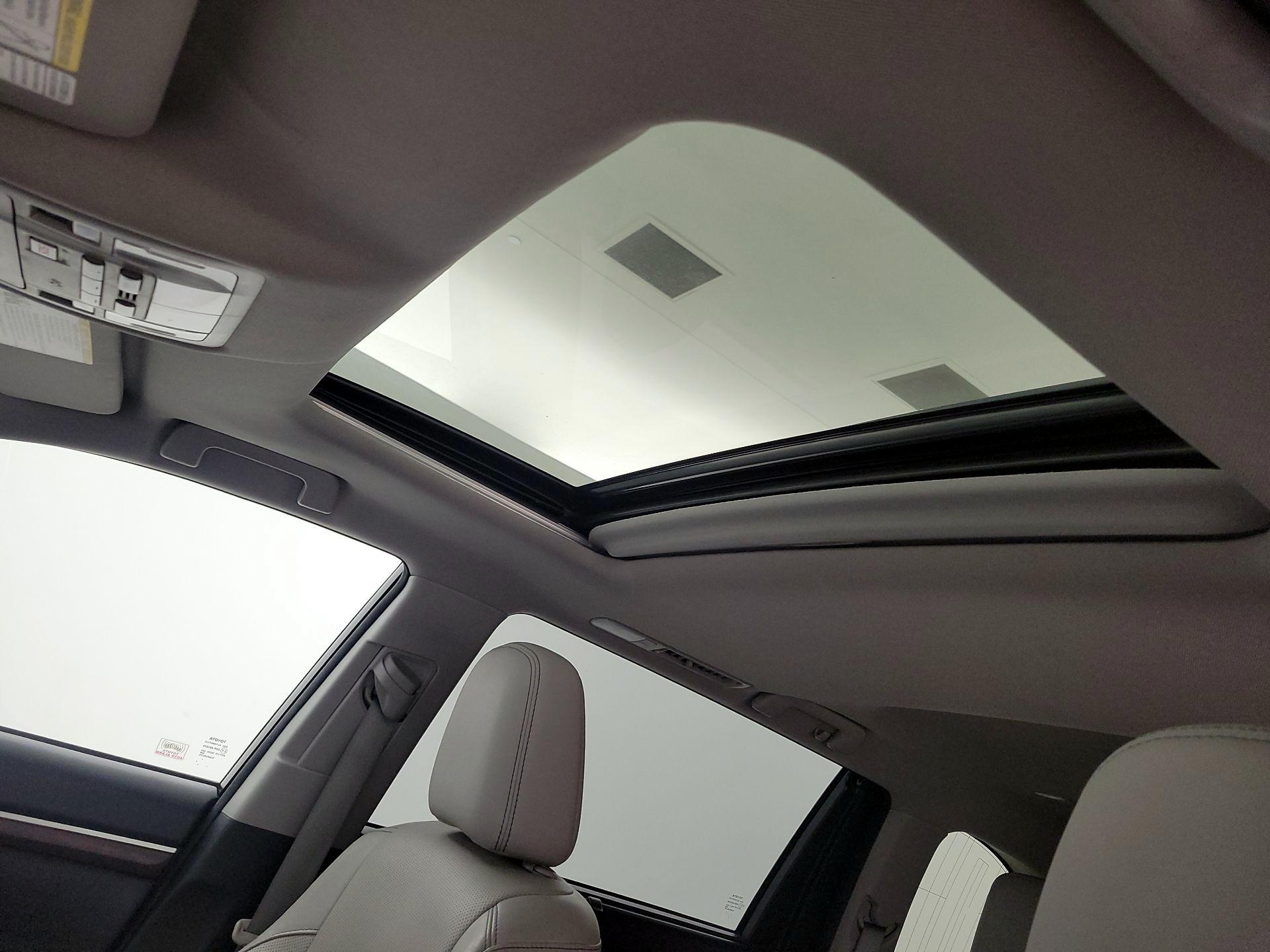 Thumbnail: 2015 Toyota Highlander - 19