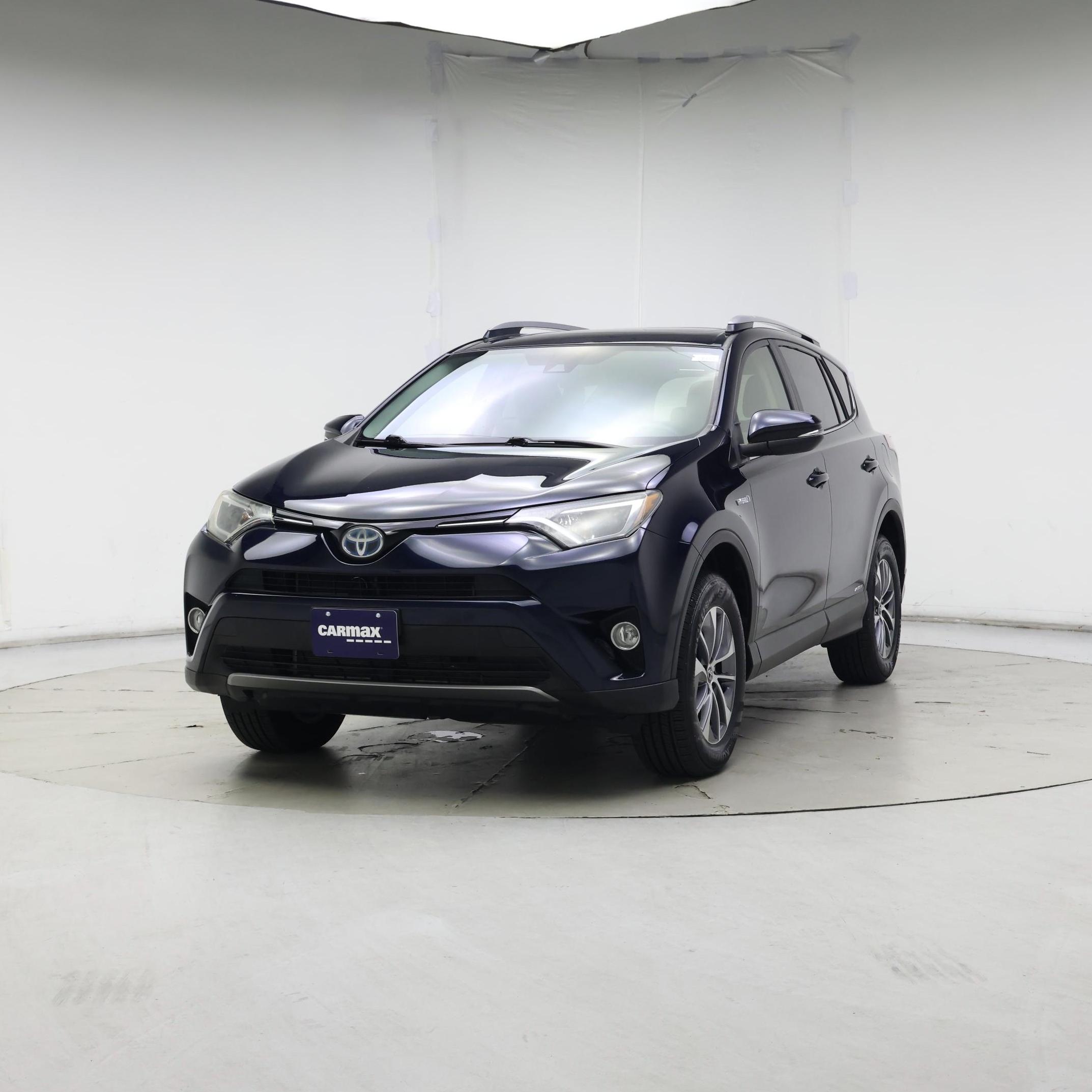 Thumbnail: 2018 Toyota RAV4 - 4