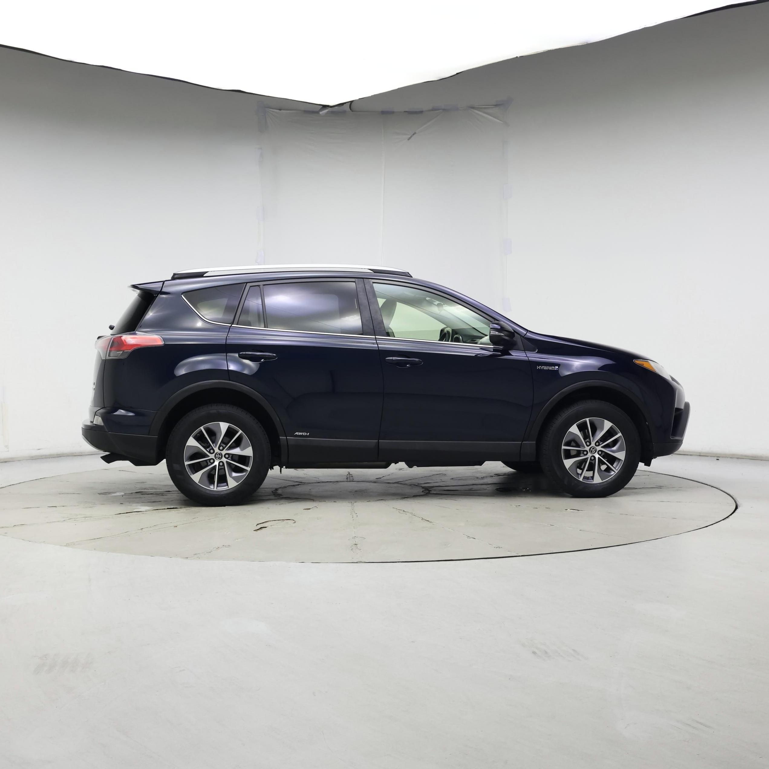 Thumbnail: 2018 Toyota RAV4 - 7