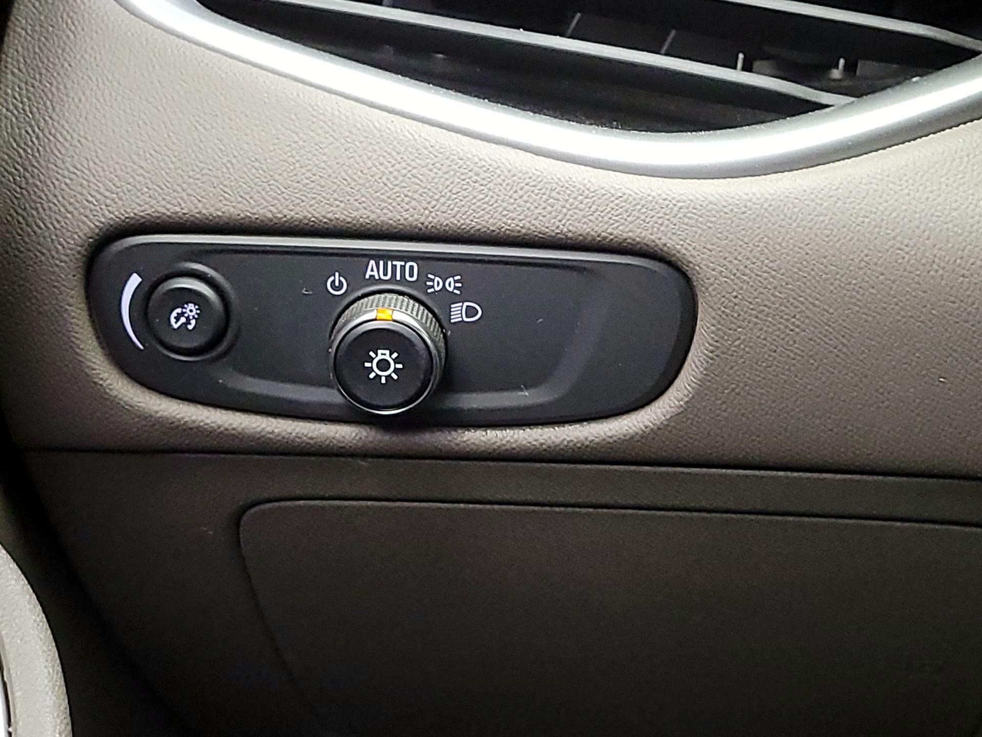 Thumbnail: 2019 Chevrolet Malibu - 13