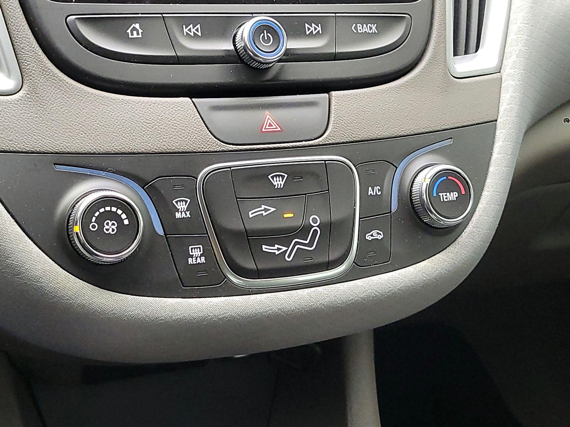 Thumbnail: 2019 Chevrolet Malibu - 16