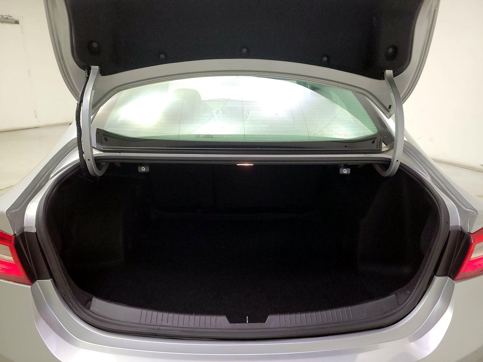 Thumbnail: 2019 Chevrolet Malibu - 20