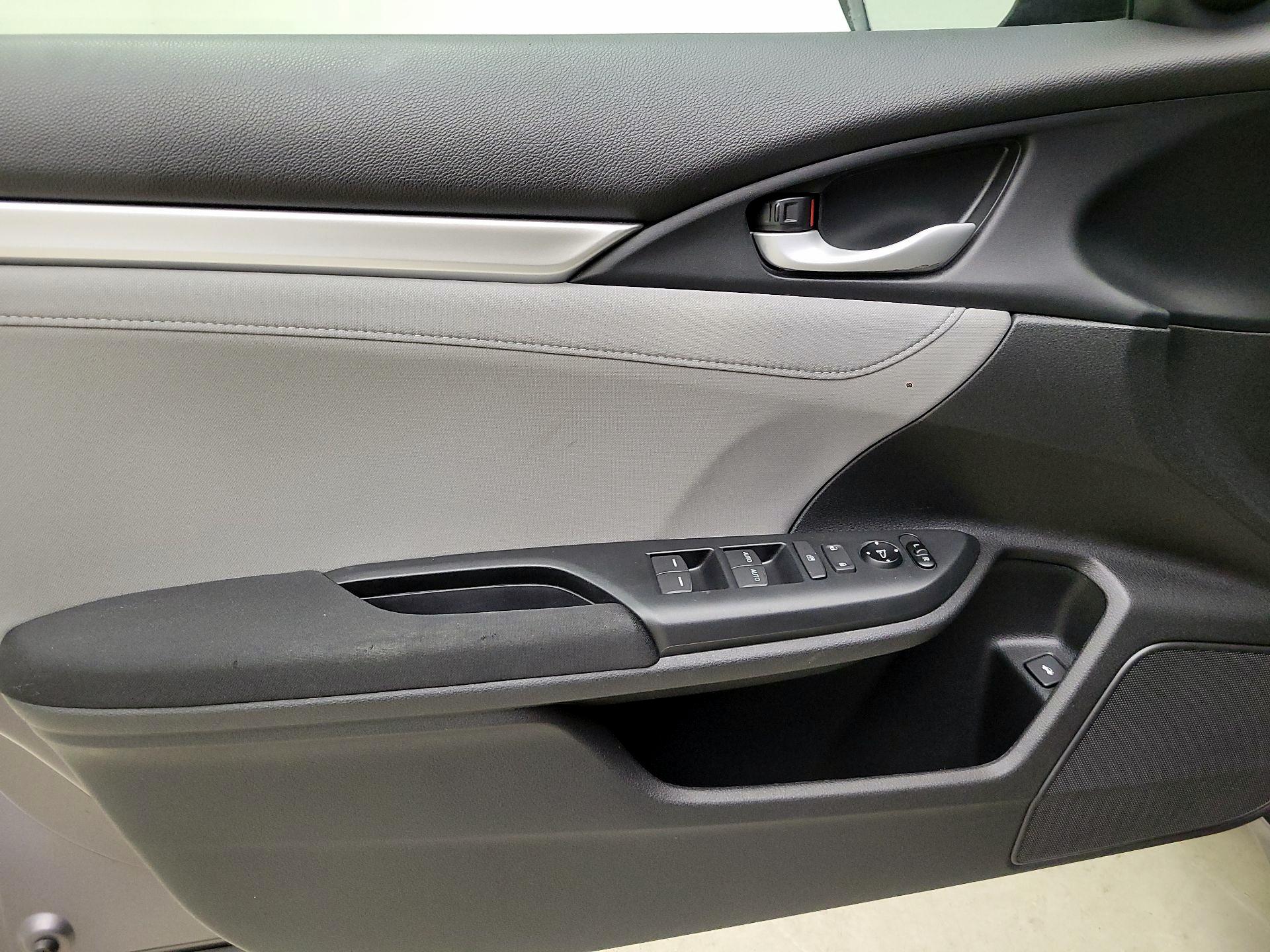 Thumbnail: 2017 Honda Civic - 12