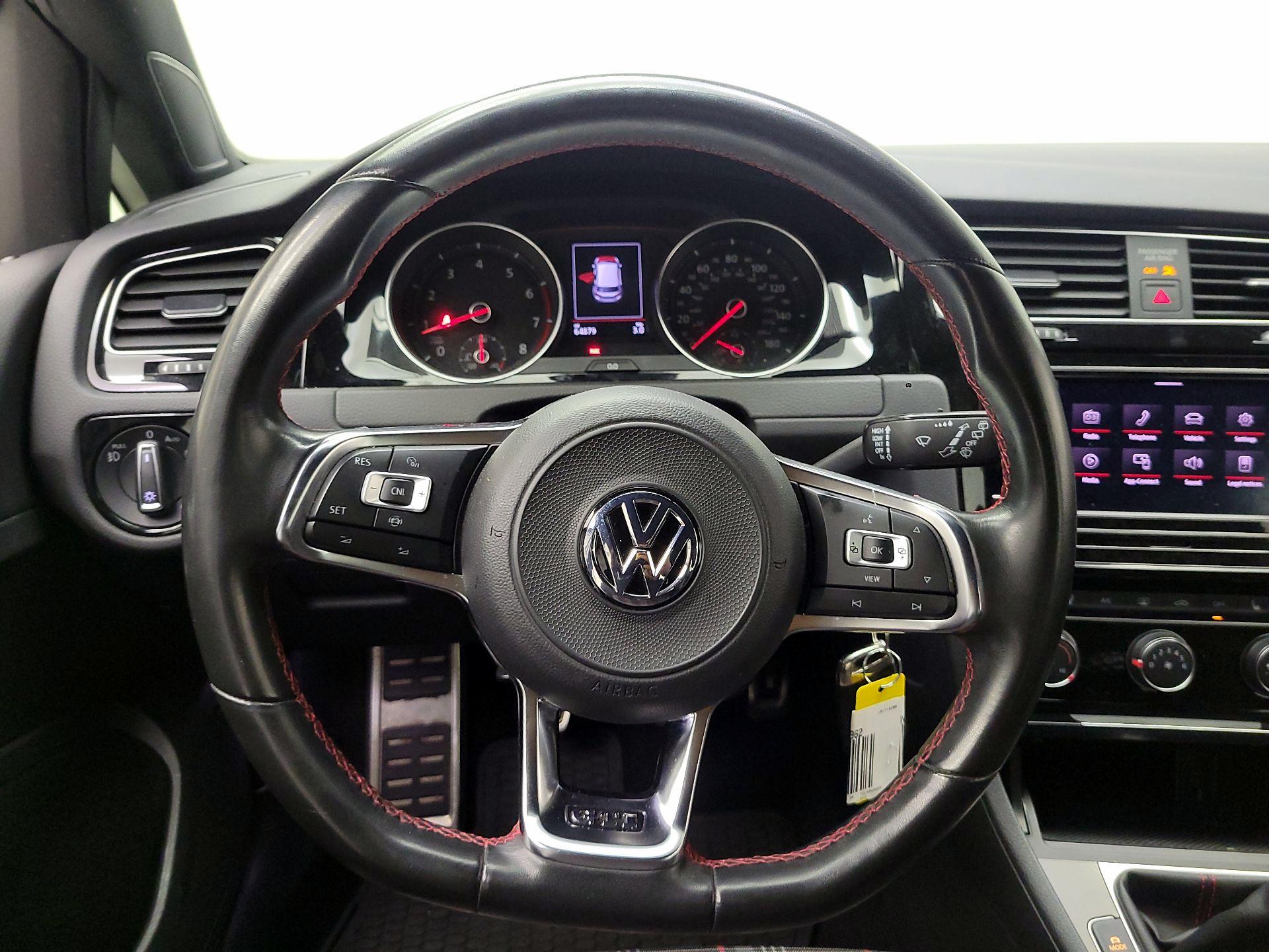 Thumbnail: 2020 Volkswagen Golf - 10