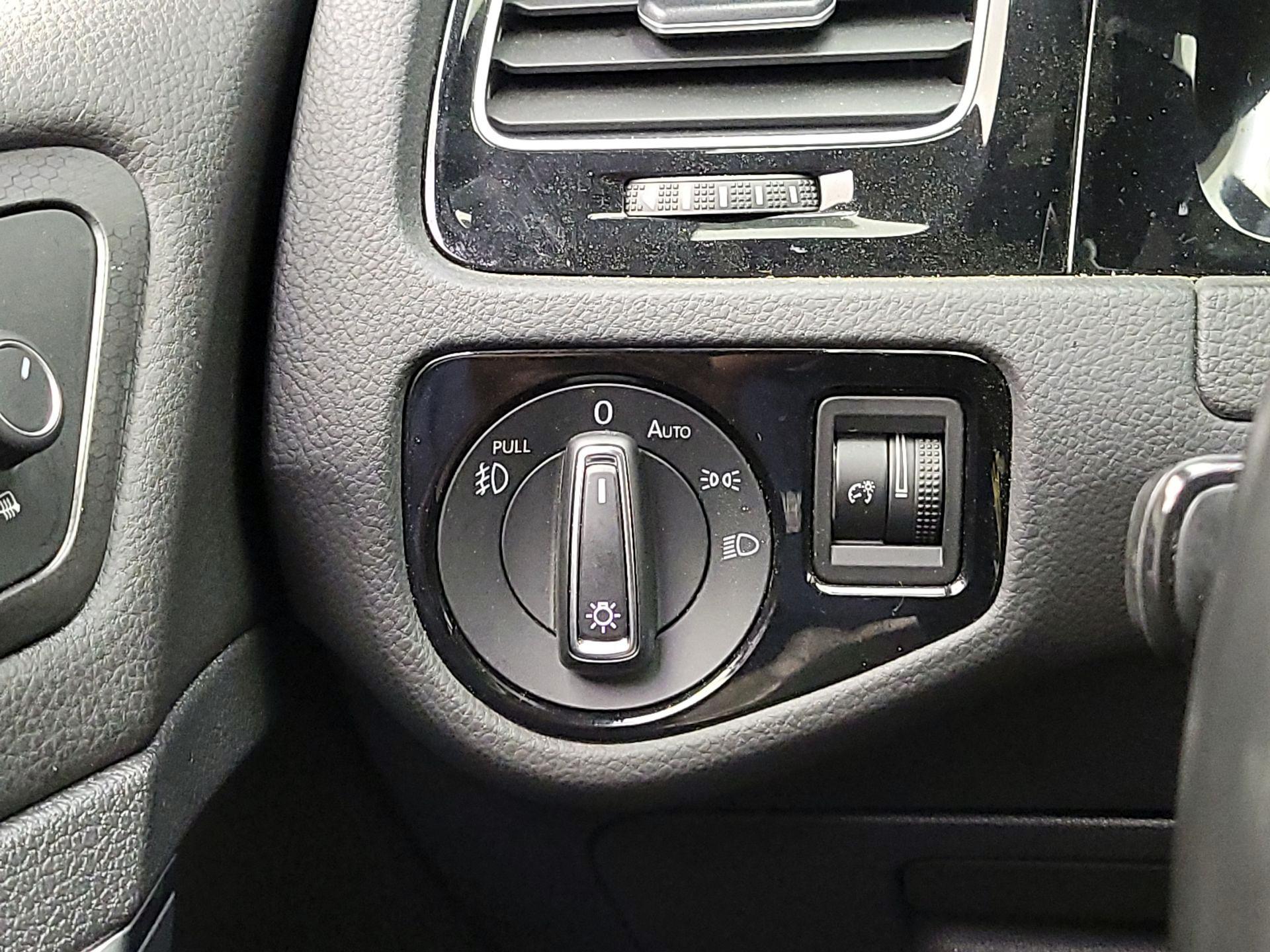 Thumbnail: 2020 Volkswagen Golf - 13