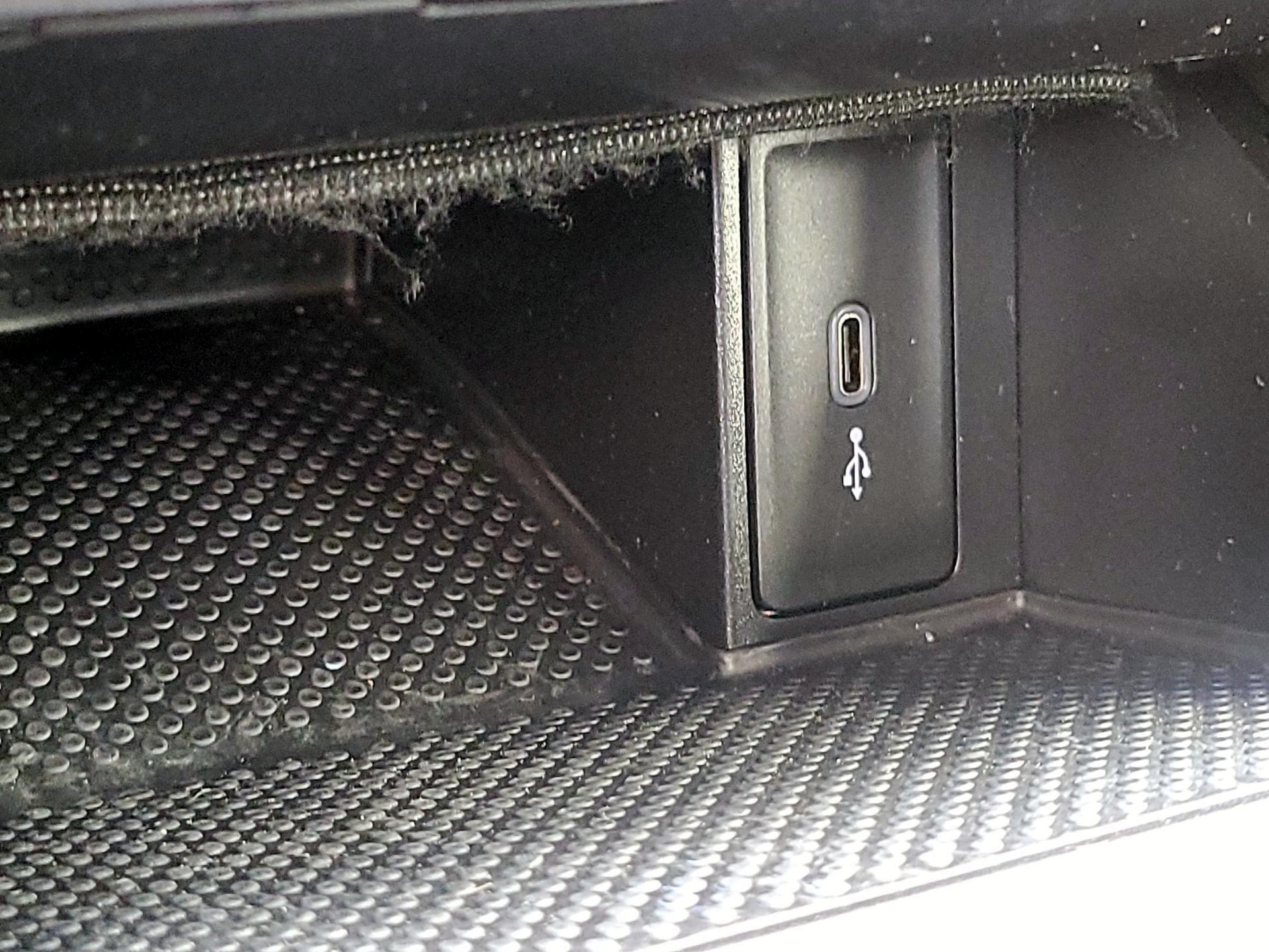 Thumbnail: 2020 Volkswagen Golf - 18