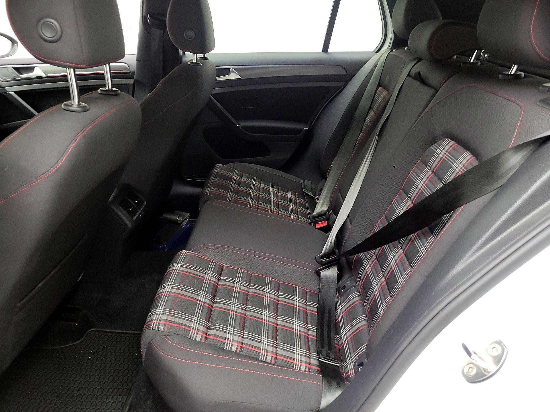 Thumbnail: 2020 Volkswagen Golf - 19