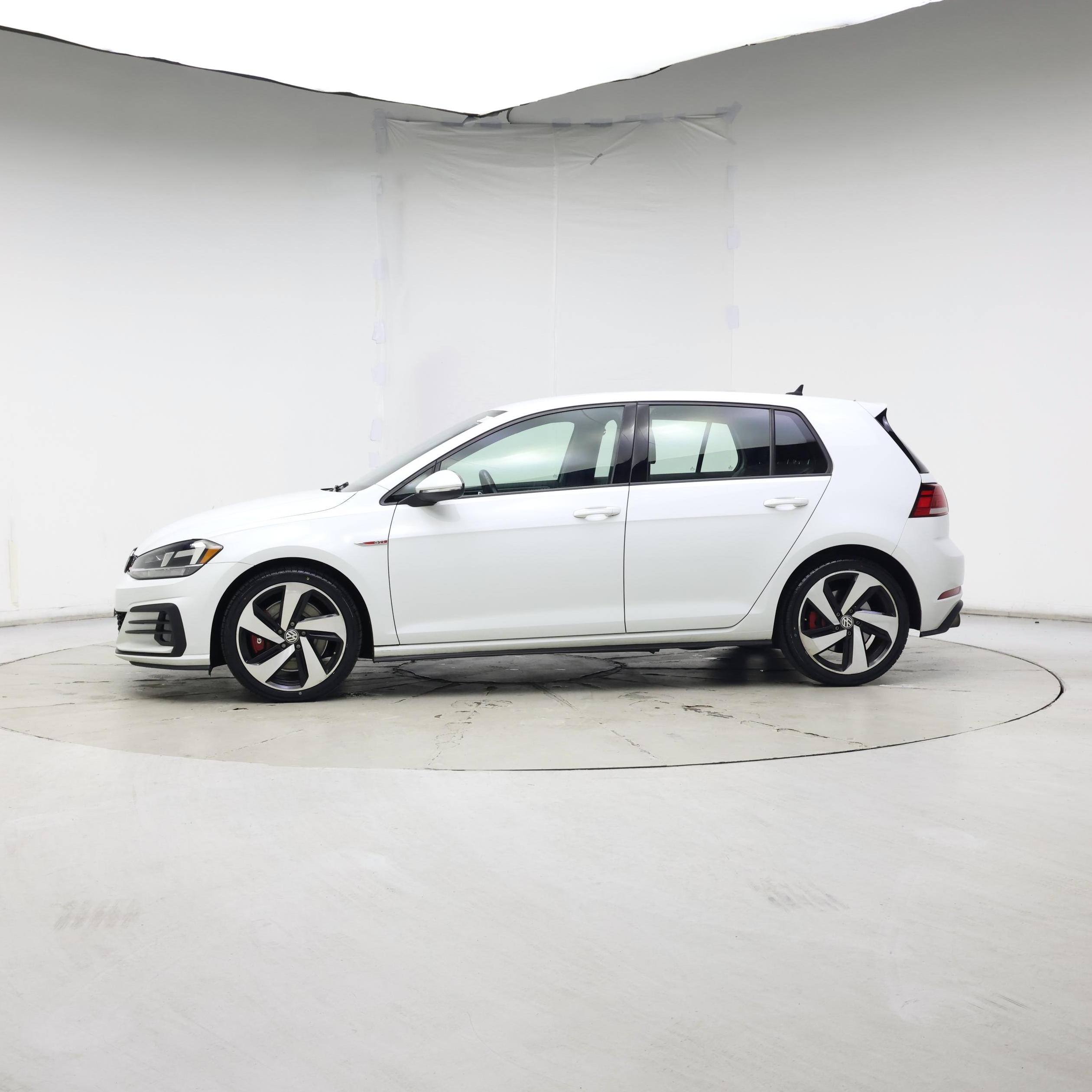 Thumbnail: 2020 Volkswagen Golf - 3