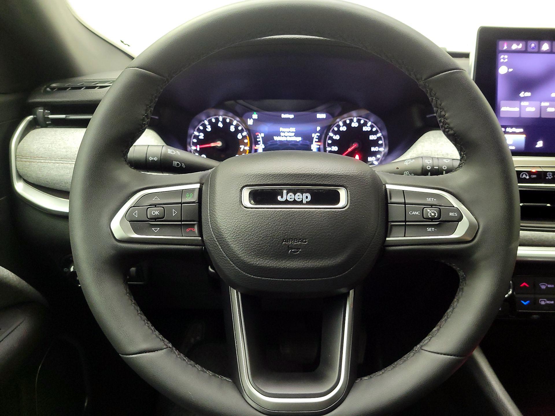 Thumbnail: 2023 Jeep Compass - 10