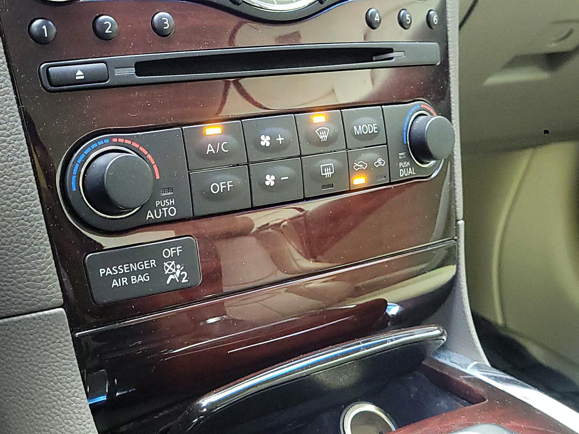 Thumbnail: 2014 INFINITI Q60 - 17