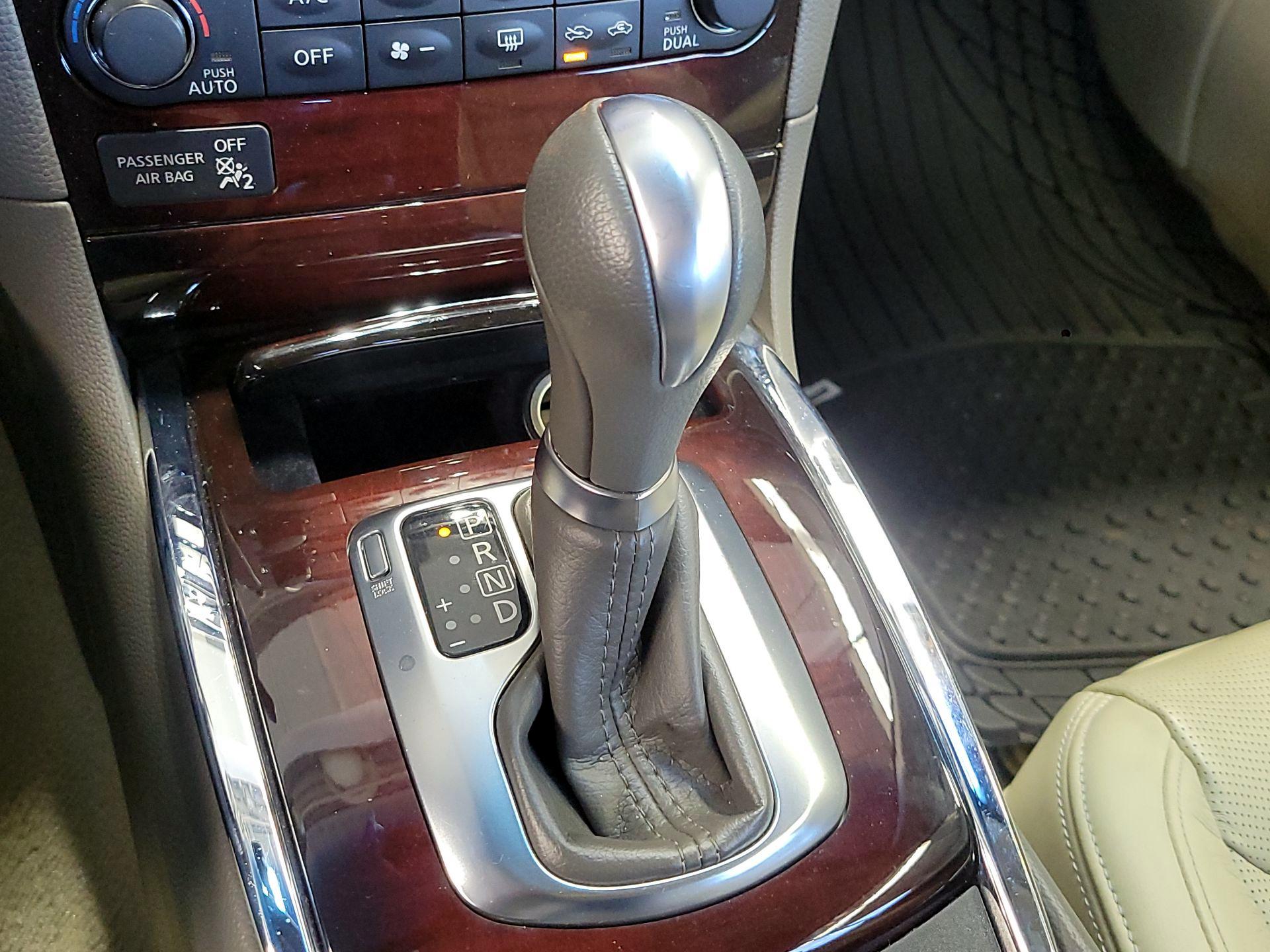 Thumbnail: 2014 INFINITI Q60 - 18