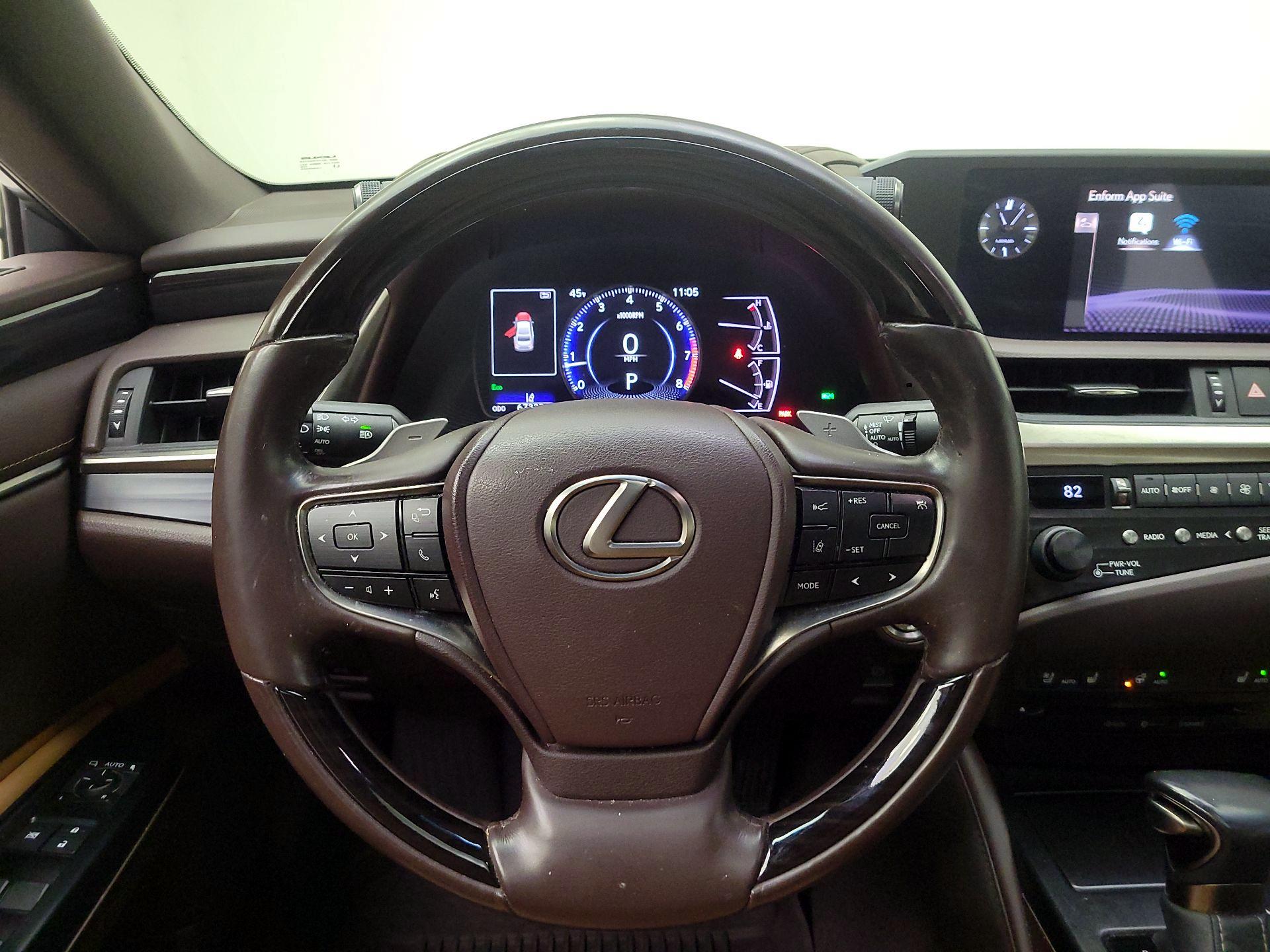 Thumbnail: 2020 Lexus ES - 10