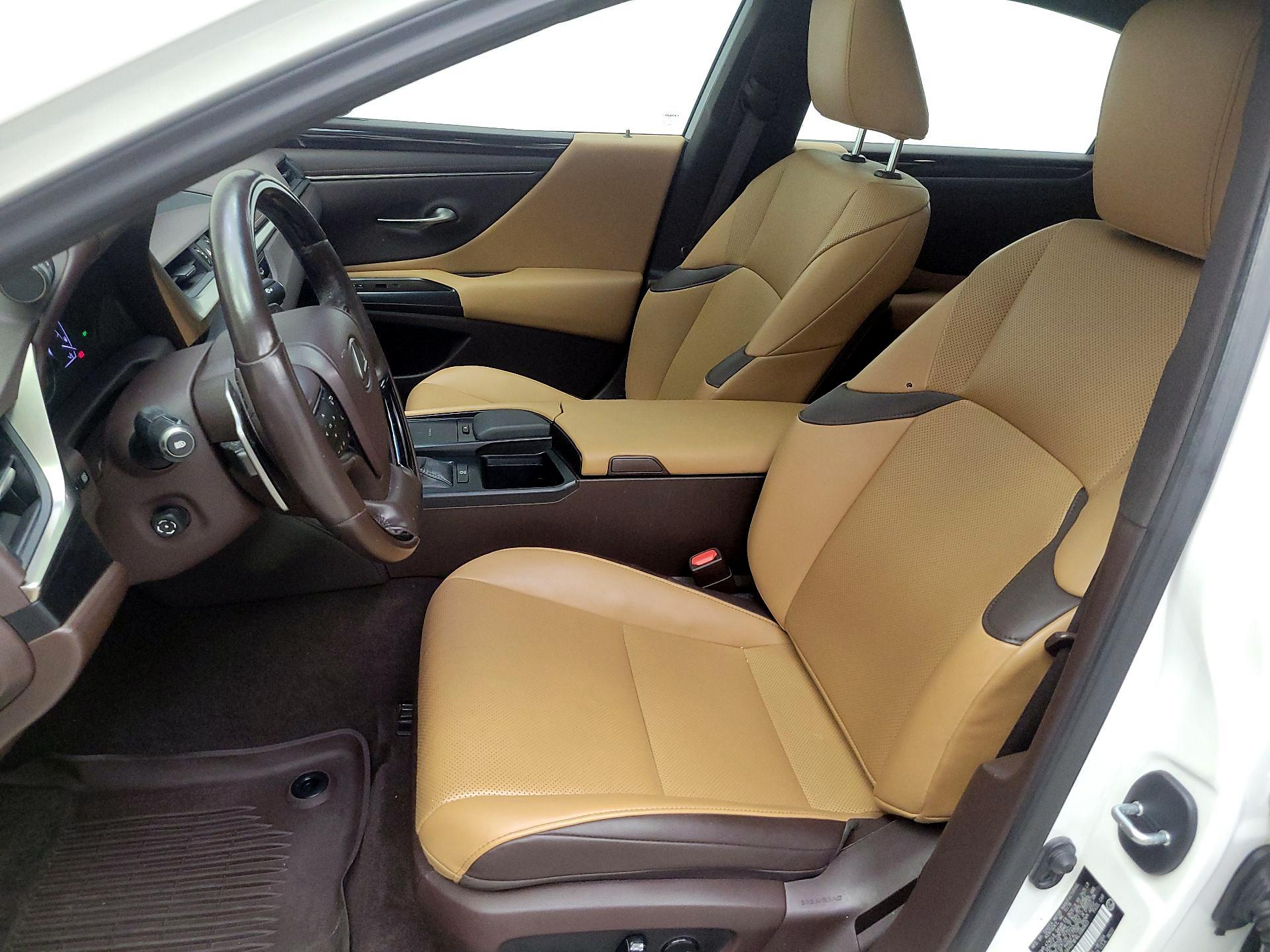 Thumbnail: 2020 Lexus ES - 11