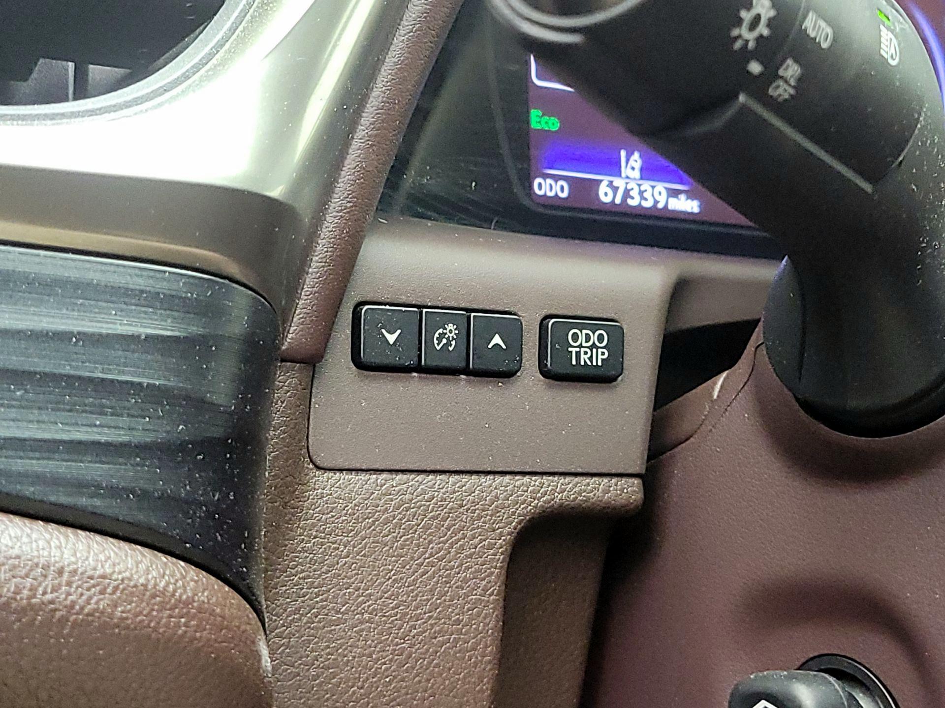 Thumbnail: 2020 Lexus ES - 13