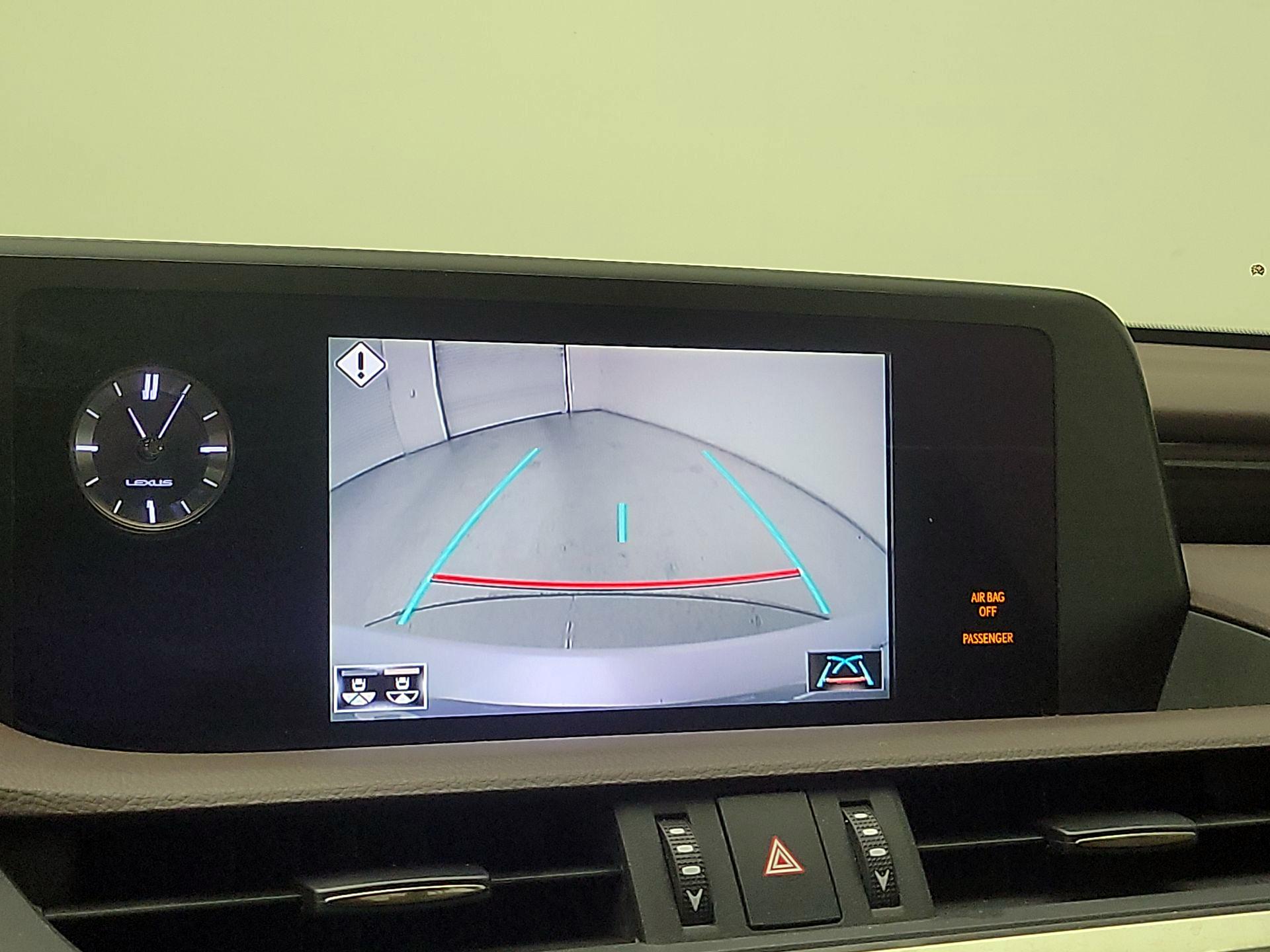 Thumbnail: 2020 Lexus ES - 14