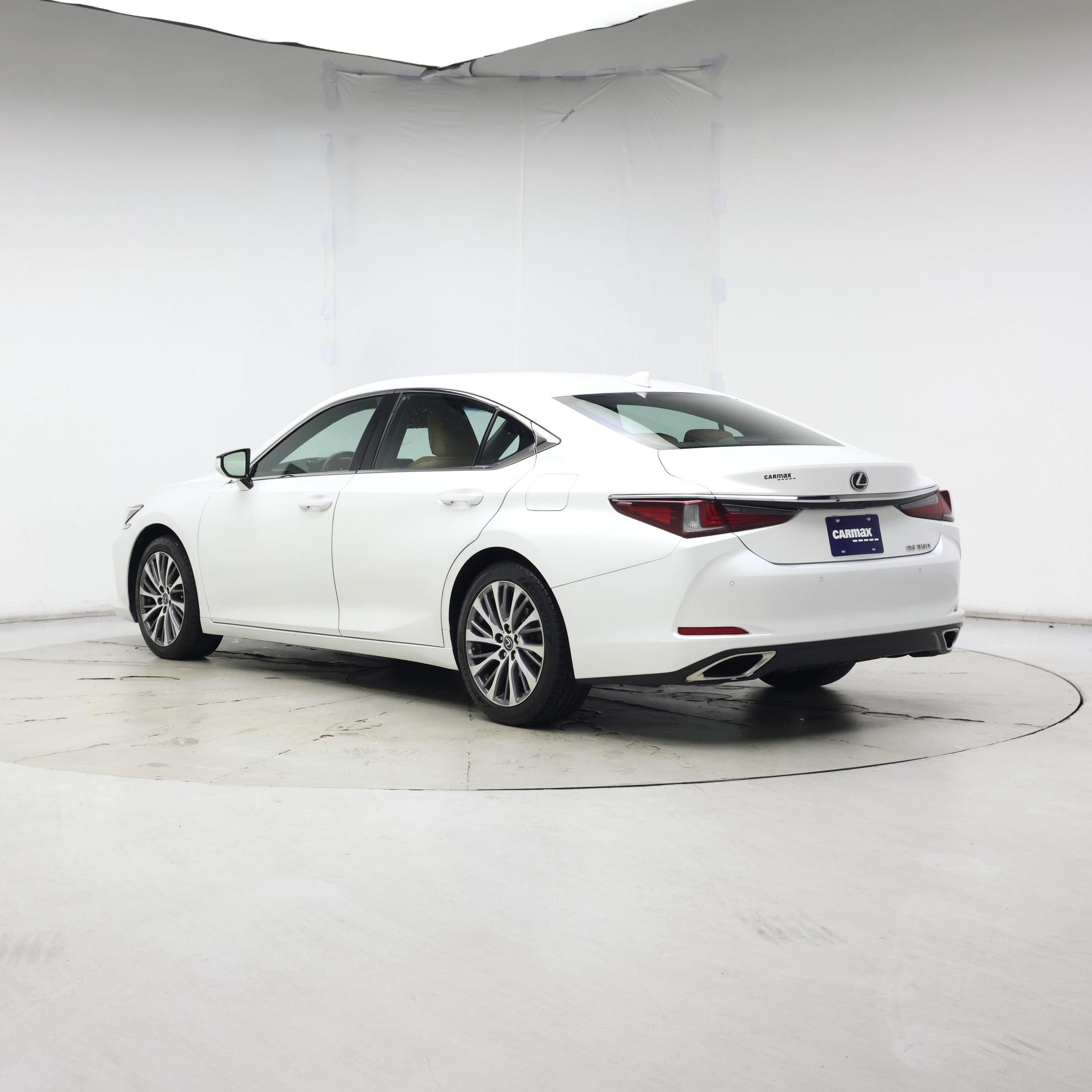 Thumbnail: 2020 Lexus ES - 2