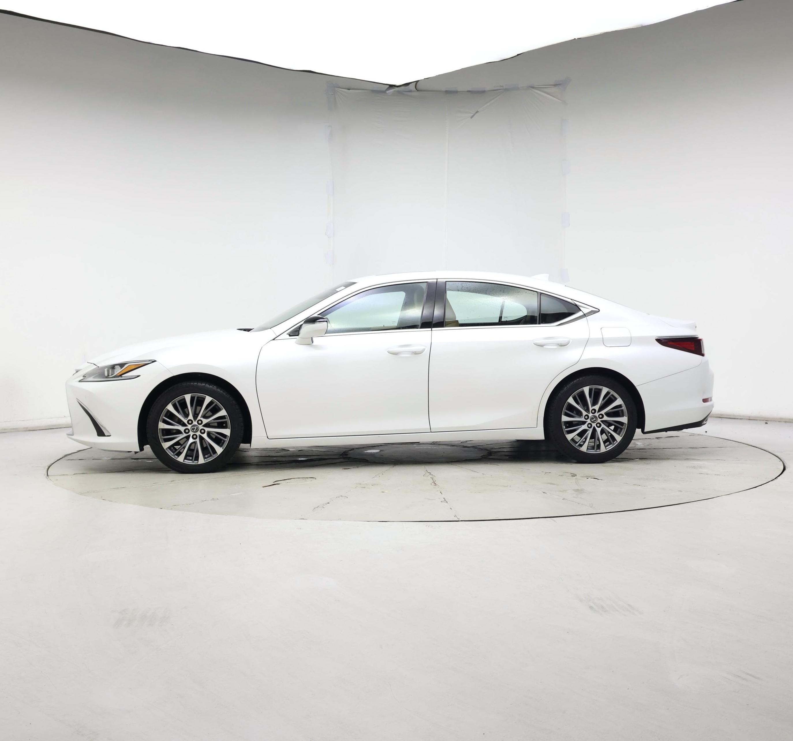 Thumbnail: 2020 Lexus ES - 3