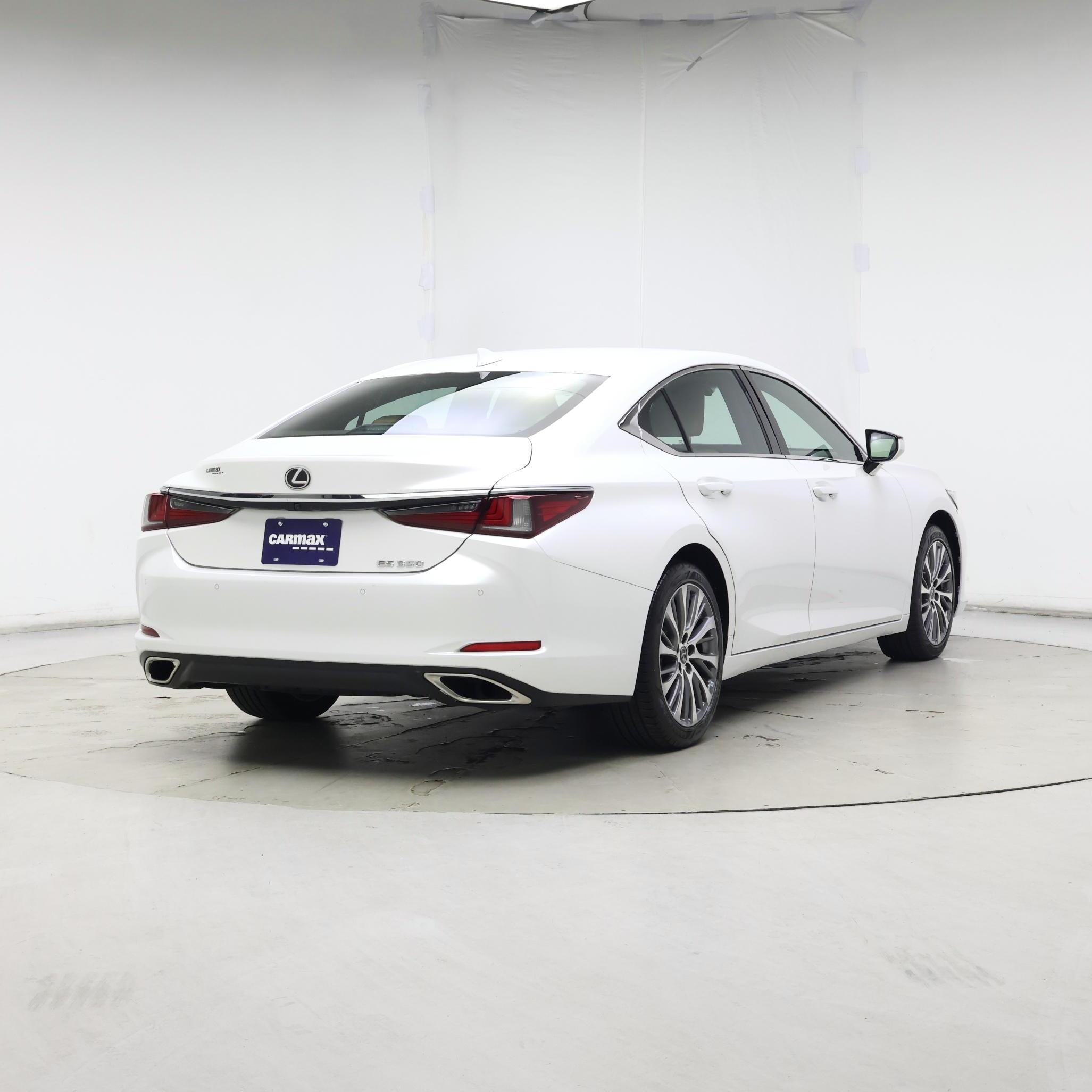 Thumbnail: 2020 Lexus ES - 8