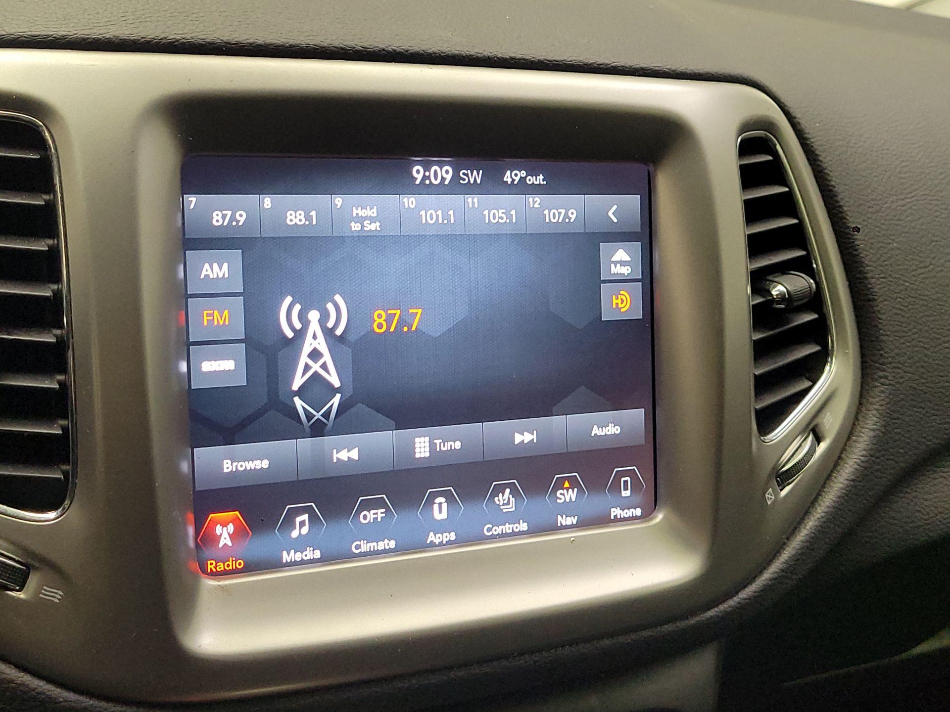 Thumbnail: 2018 Jeep Compass - 16