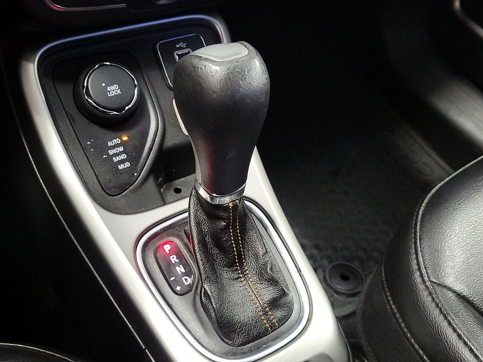 Thumbnail: 2018 Jeep Compass - 18